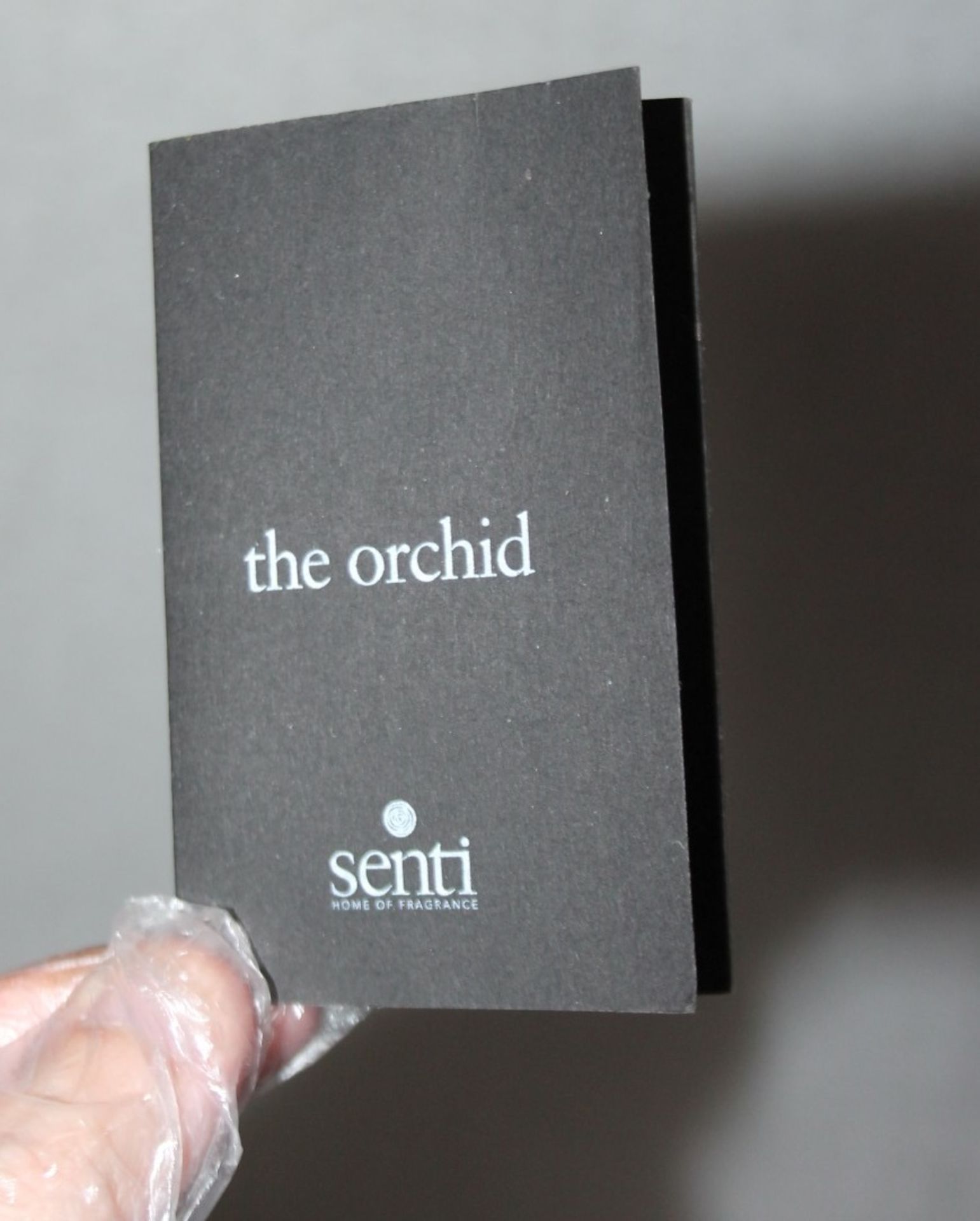 1 x SENTI 'White Flowers' Orchid Luxury Italian Glass Diffuser (250ml) - Original Price £175.00 - Image 6 of 6