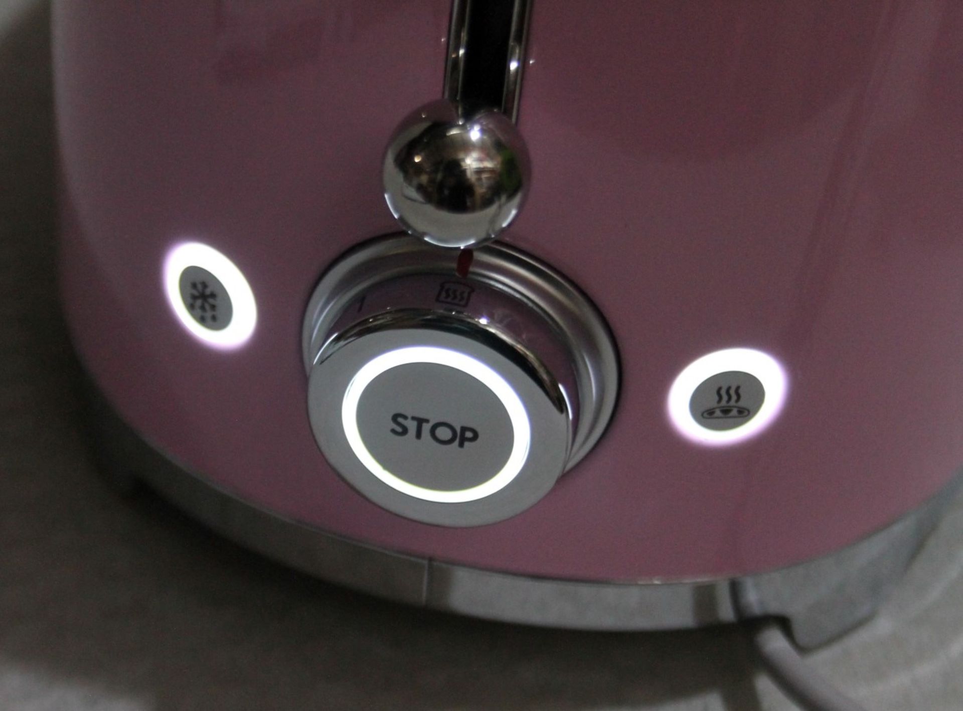 1 x SMEG Retro 2-Slice Stainless-Steel Toaster In Pink & Chrome - Original Price £149.00 - Ref: - Image 5 of 14