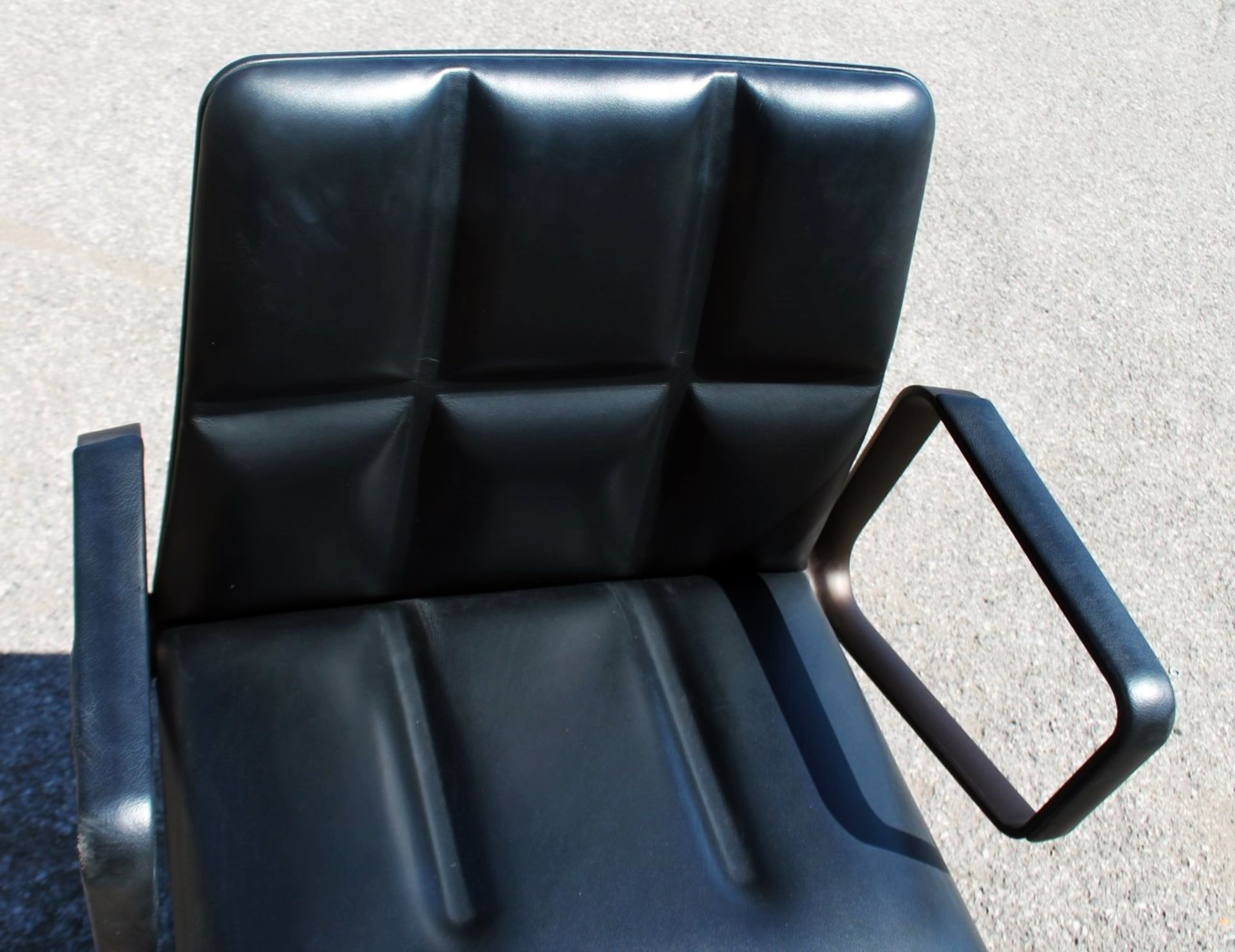 1 x WALTER KNOLL 'Leadchair' Executive Meeting Chair In Genuine Leather - Original RRP £4,250 - Image 7 of 9