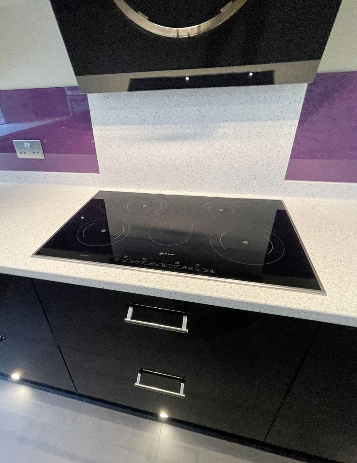 1 x MAGNET Modern Black Gloss Fitted Kitchen With Premium Branded Appliances + Corian Worktops - Image 22 of 62