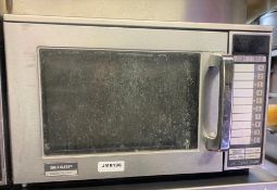 1 x Sharp 1500w Commercial Microwave Oven - Ref: JMR196 - CL782 - Location: Leicester, LE2Collection