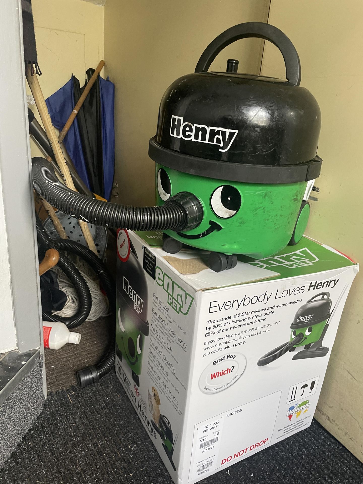 1 x Henry Hoover Pet Vacuum Cleaner With Original Box - Ref: HTYS - CL782 - Location: Leicester, - Image 3 of 5