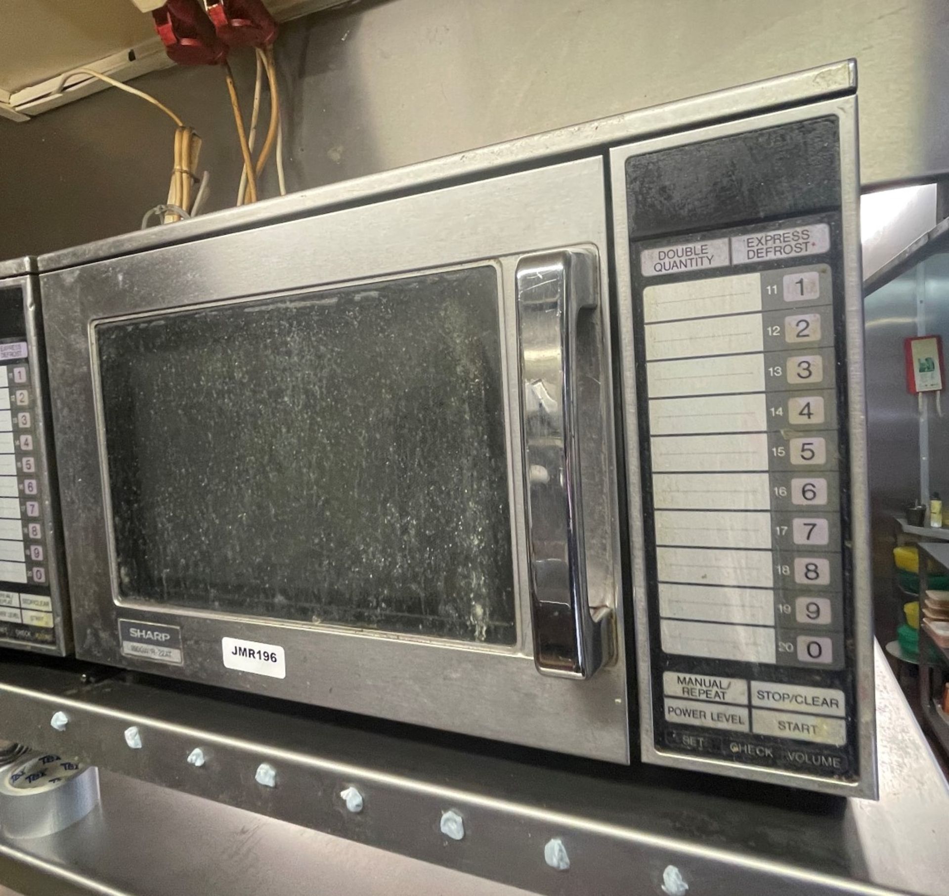 1 x Sharp 1500w Commercial Microwave Oven - Ref: JMR196 - CL782 - Location: Leicester, LE2Collection - Image 4 of 5