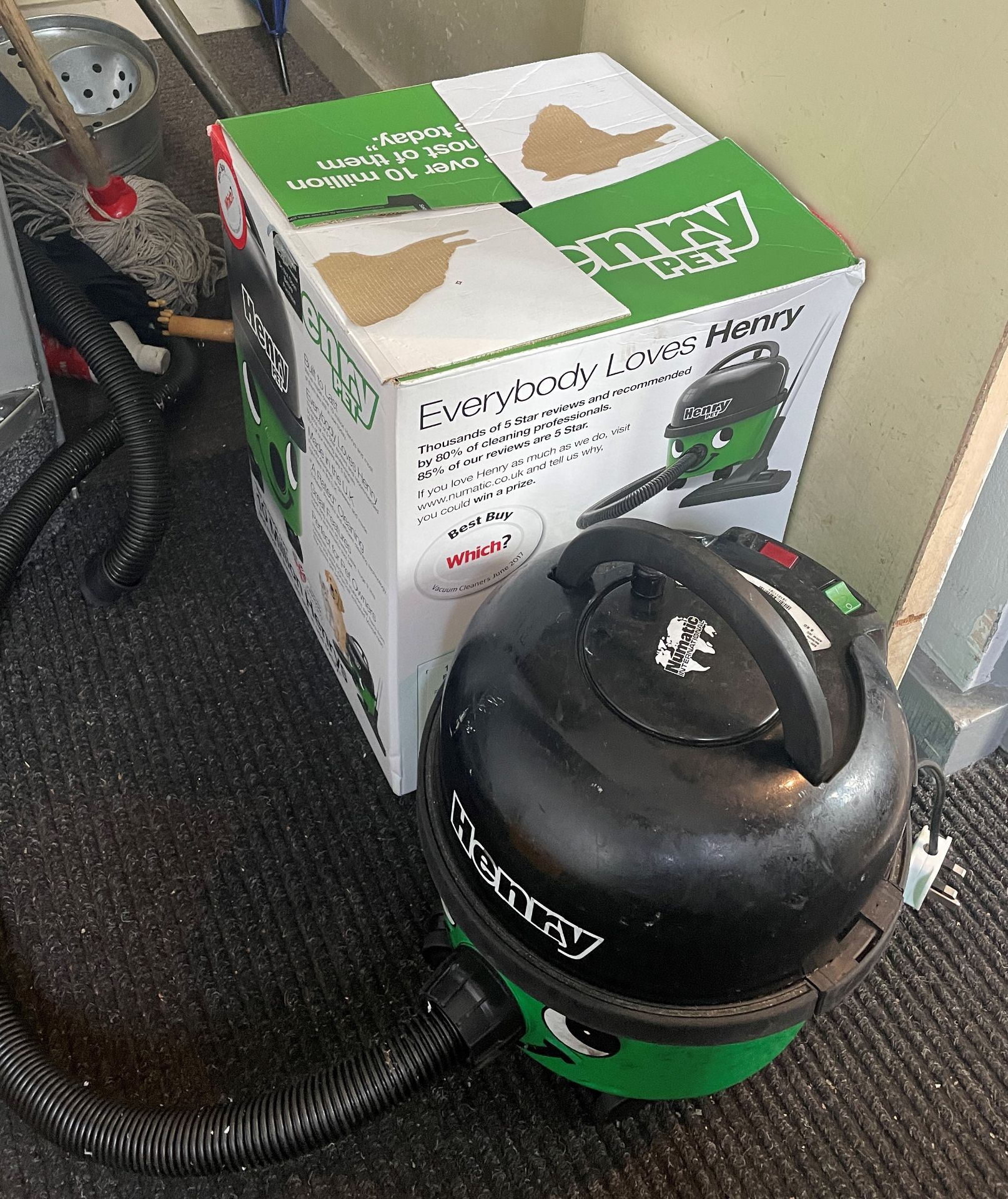 1 x Henry Hoover Pet Vacuum Cleaner With Original Box - Ref: HTYS - CL782 - Location: Leicester, - Image 5 of 5