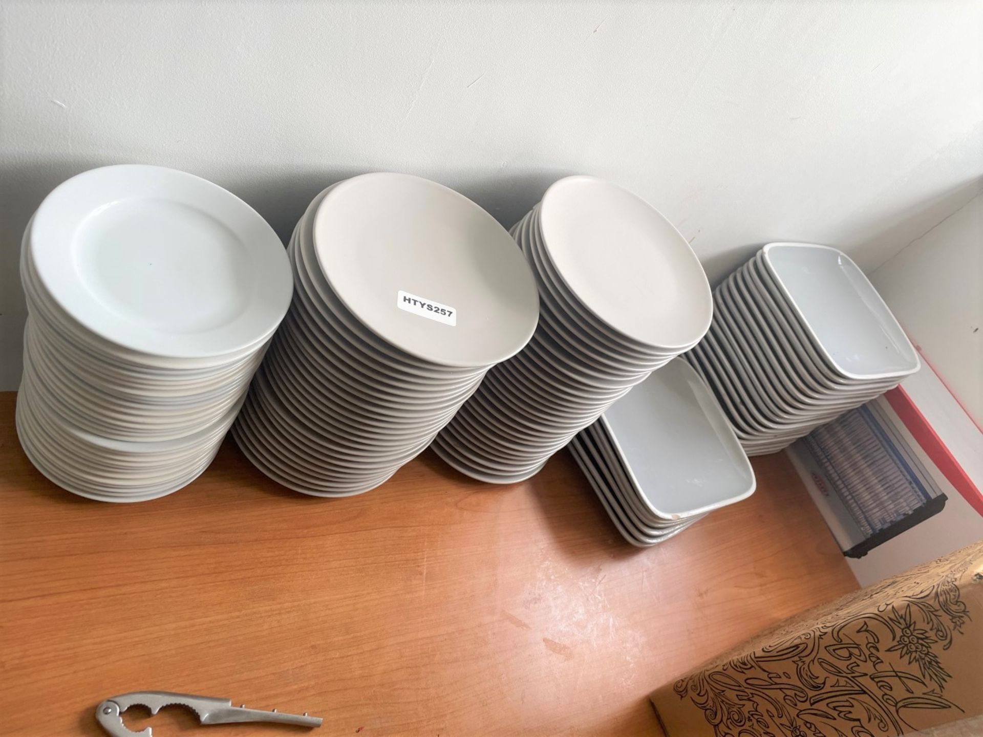 1 x Assorted Collection to Include Over 100 Plates, Fly Zapper, Stainless Steel Cooking Trays, - Image 3 of 13