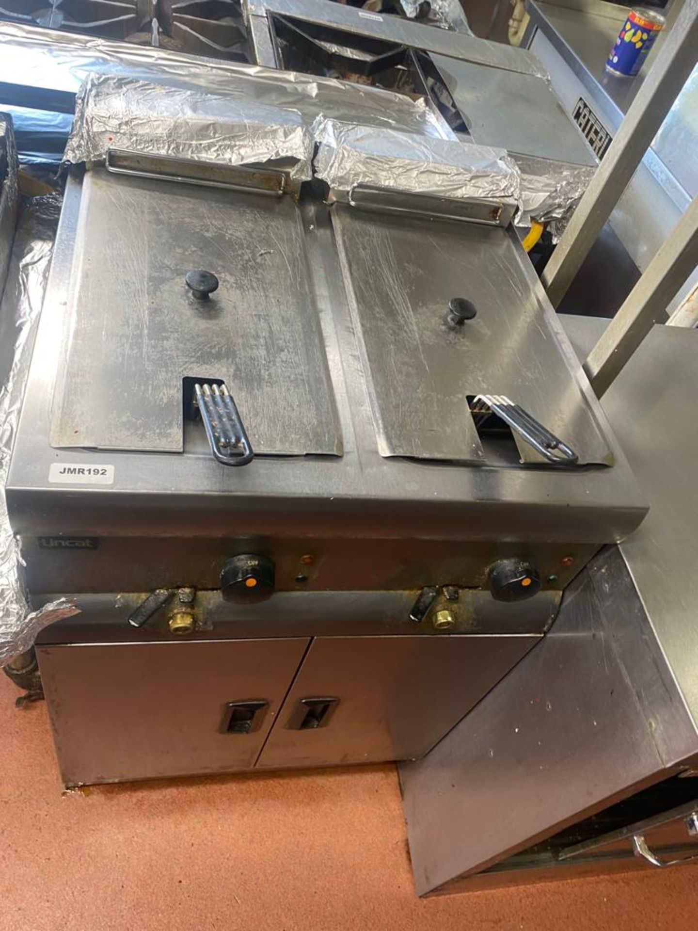 1 x Lincat Twin Tank Electric Fryer With Baskets - Ref: JMR192 - CL782 - Location: Leicester, - Image 8 of 8