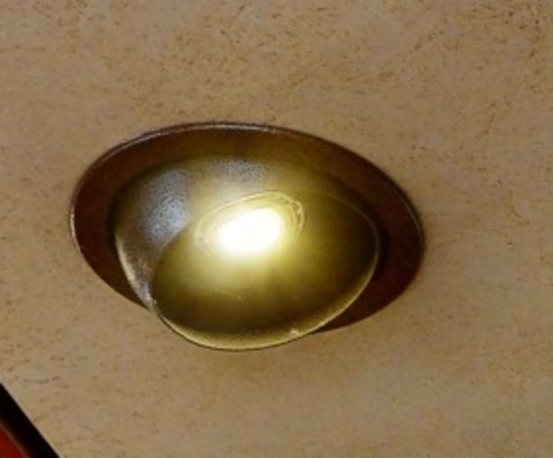 6 x Directional Spotlights With a Copper Finish - Image 3 of 3