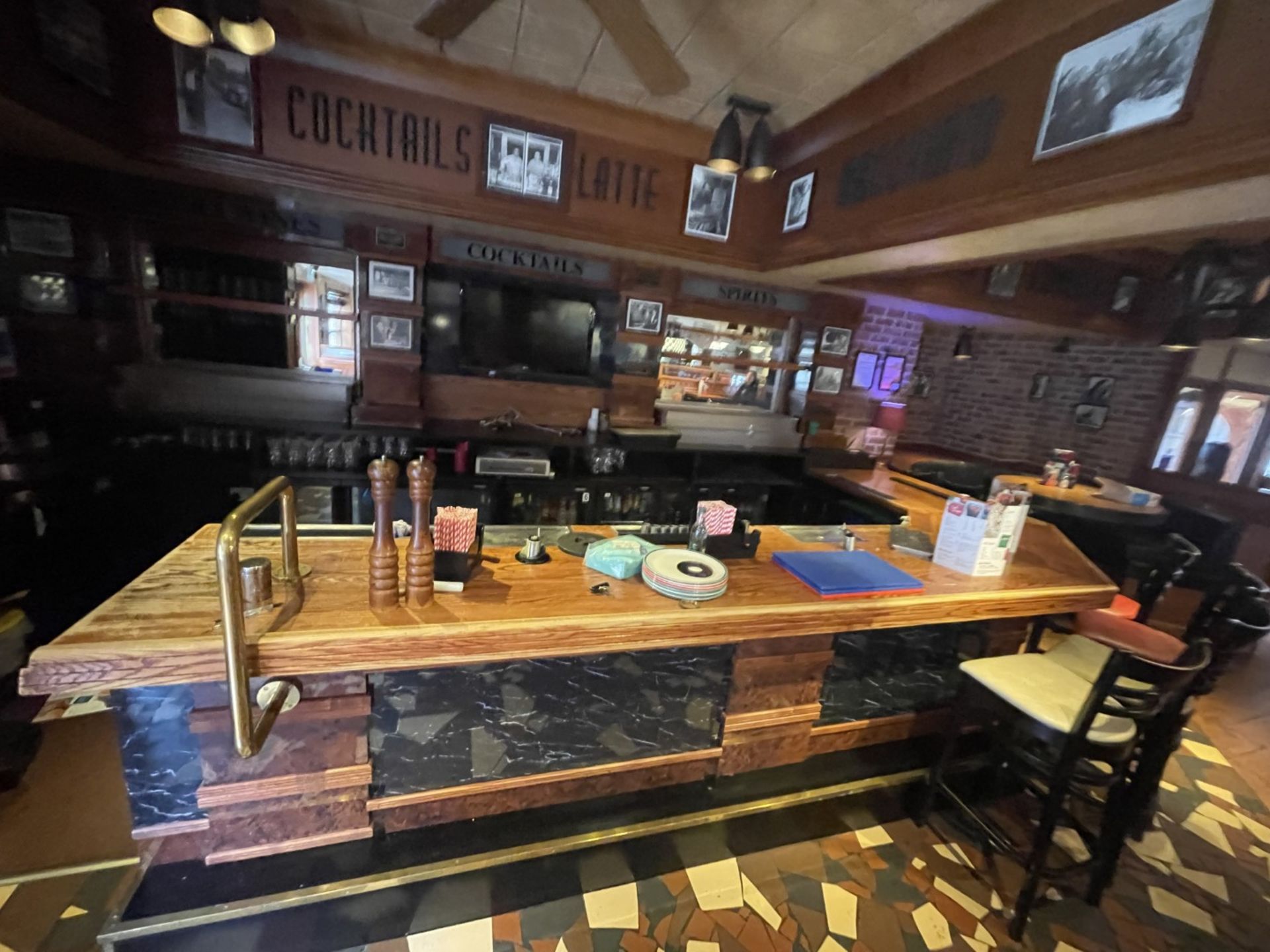 1 x Commercial Bar Featuring a Wooden Bar Top, Burr Walnut & Black Marble Effect Front Panels - Image 7 of 10
