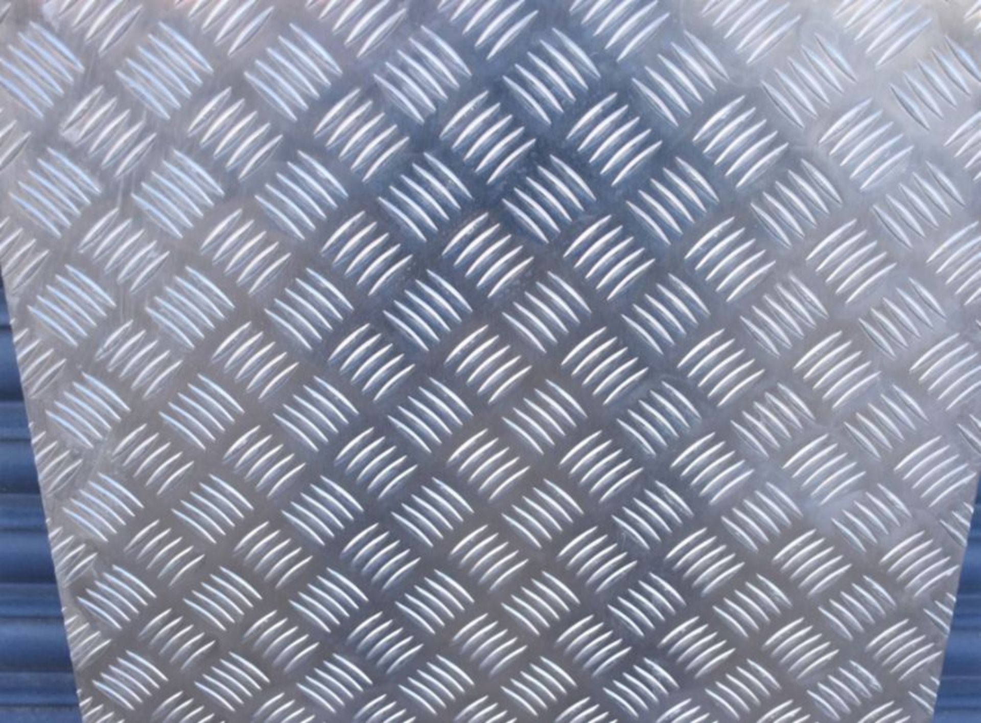 6 x Aluminium Tread Checker Plates - Size 125 x 50.5 x 0.3 cms - None Slip Floor Plate Suitable - Image 2 of 7