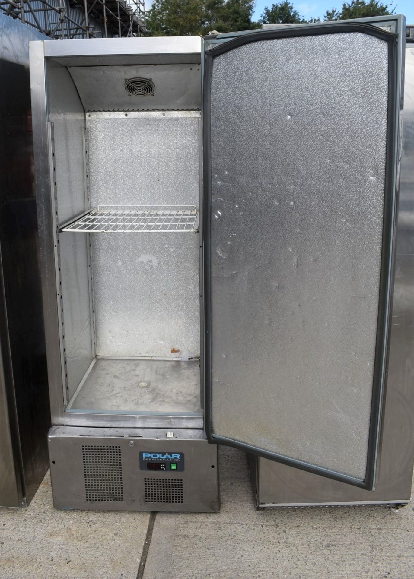 1 x Polar G590 Upright Commercial Fridge - Size: H188 x W65 x D70 cms - Recently Removed From a Dark - Image 3 of 6
