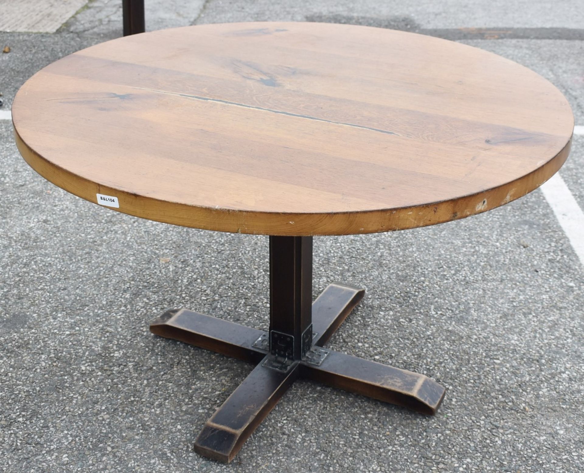 1 x Solid Oak 120cm Round Restaurant Table - Natural Rustic Knotty Oak Tops With Rustic Timber Base