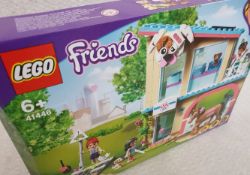 1 x LEGO Friends Heartlake City Vet Clinic Playset 41446 - Retired