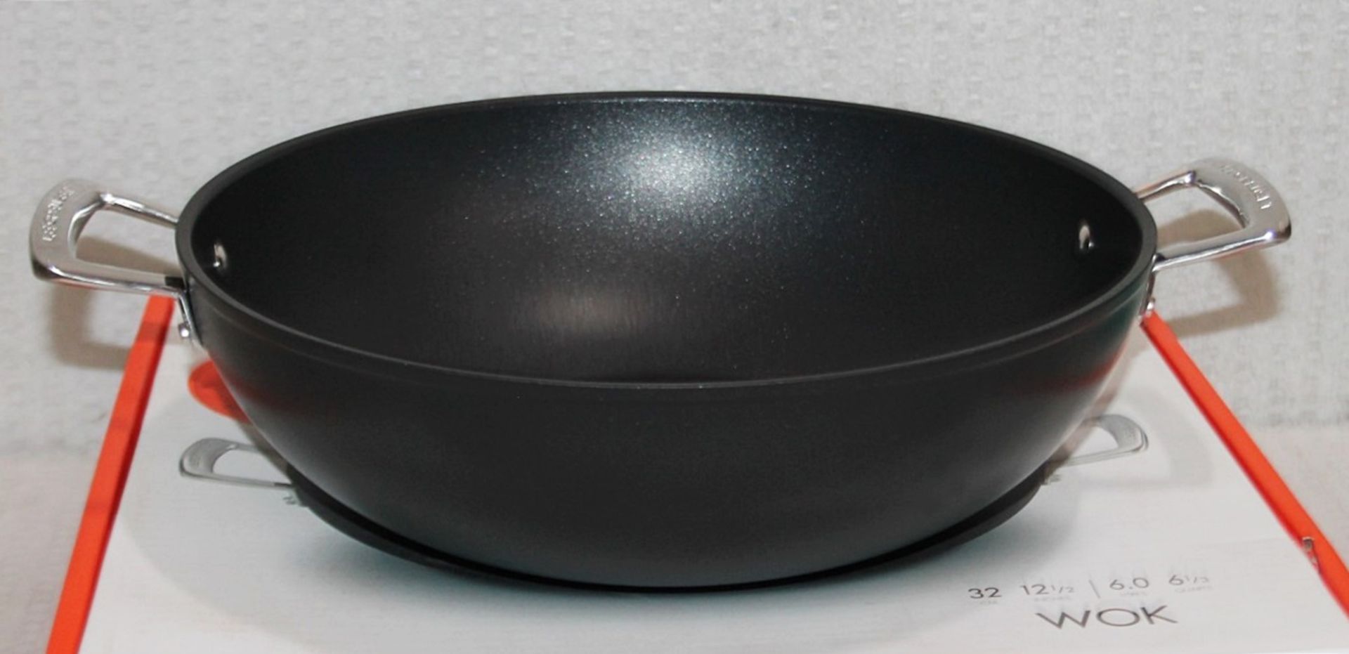 1 x LE CREUSET Premium Toughened Non-stick Wok (32cm) - Original Price £165.00 - Unused Boxed Stock - Image 2 of 11