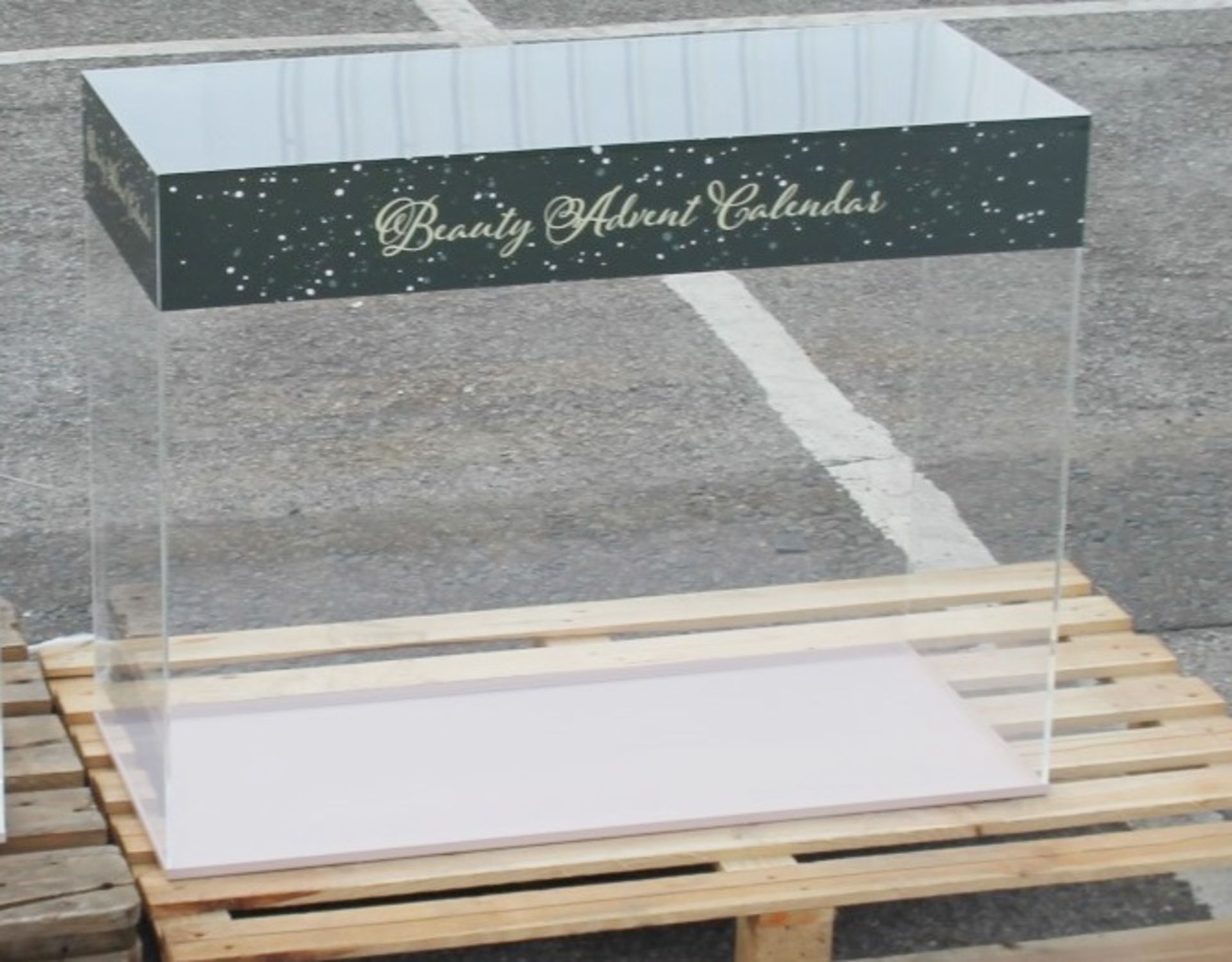A Pair Of Large Clear Acrylic Display Cases With Metal Liners - Recently Removed From A World- - Image 3 of 4