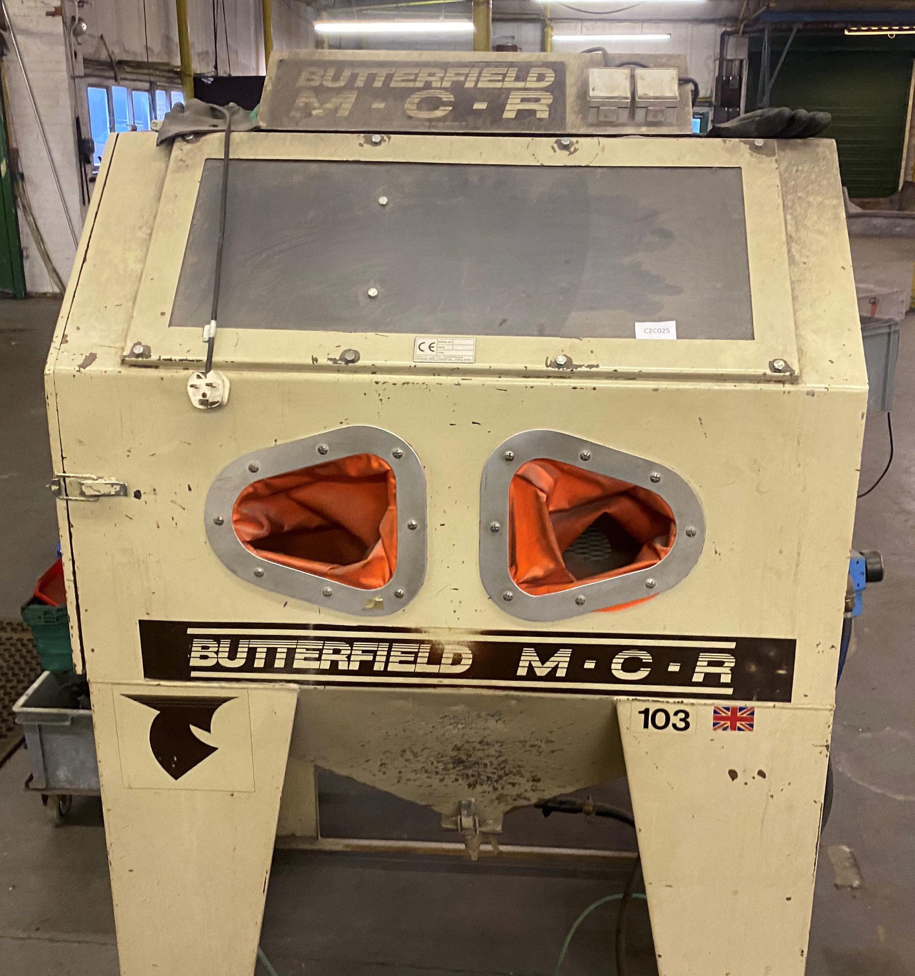 1 x Butterfield Mcr 103 Large Freestanding Shot Blasting Cabinet - Ref: C2C025 - CL789 - Location: - Image 2 of 4