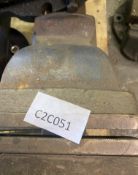 1 x Heavy Duty Bench Vice - Ref: C2C051 - CL789 - Location: SolihullCollection Details:Location: