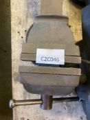 1 x Heavy Duty Bench Vice - Ref: C2C046 - CL789 - Location: SolihullCollection Details:Location: