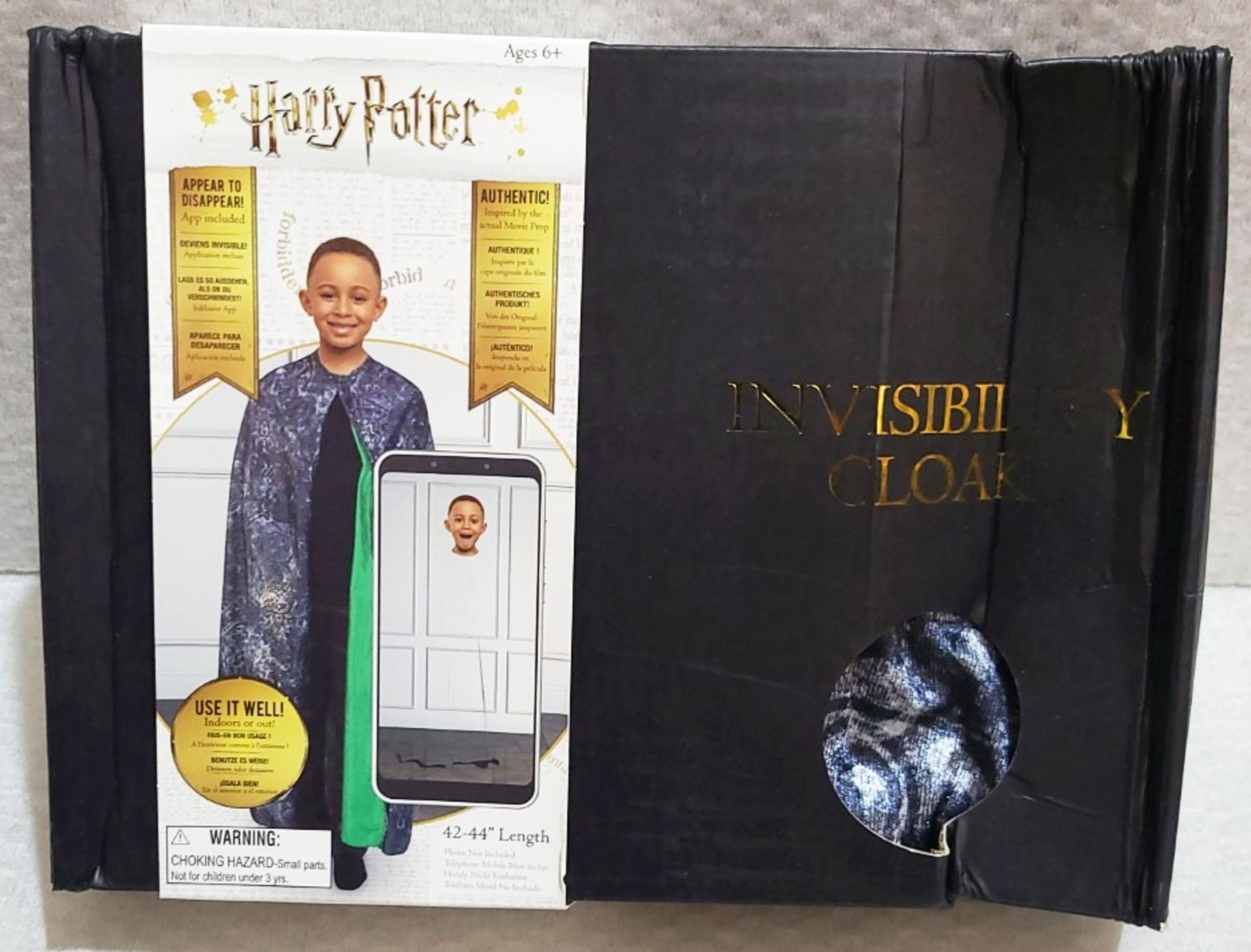 1 x HARRY POTTER Junior Invisibility Cloak and Phone Stand - Unused Boxed Stock
