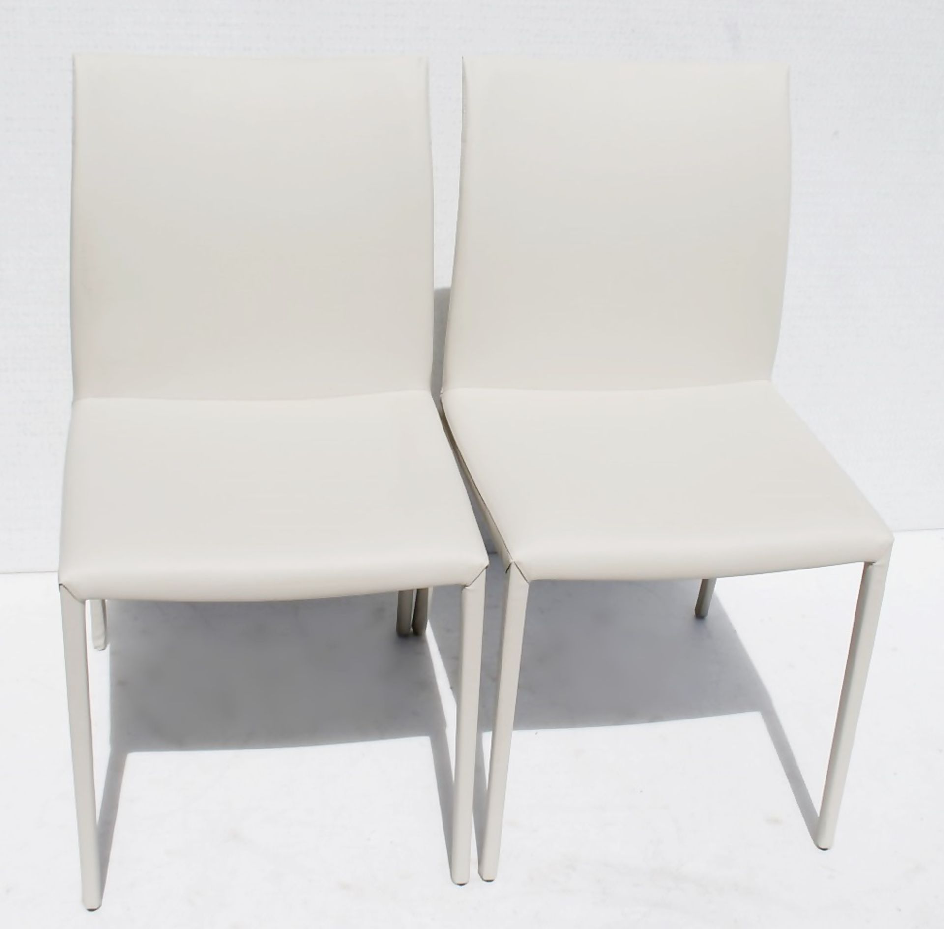 Pair Of CATELLAN 'Norma' Designer Italian Leather Chairs With Curved Backs In A Pale Taupe - Image 4 of 6