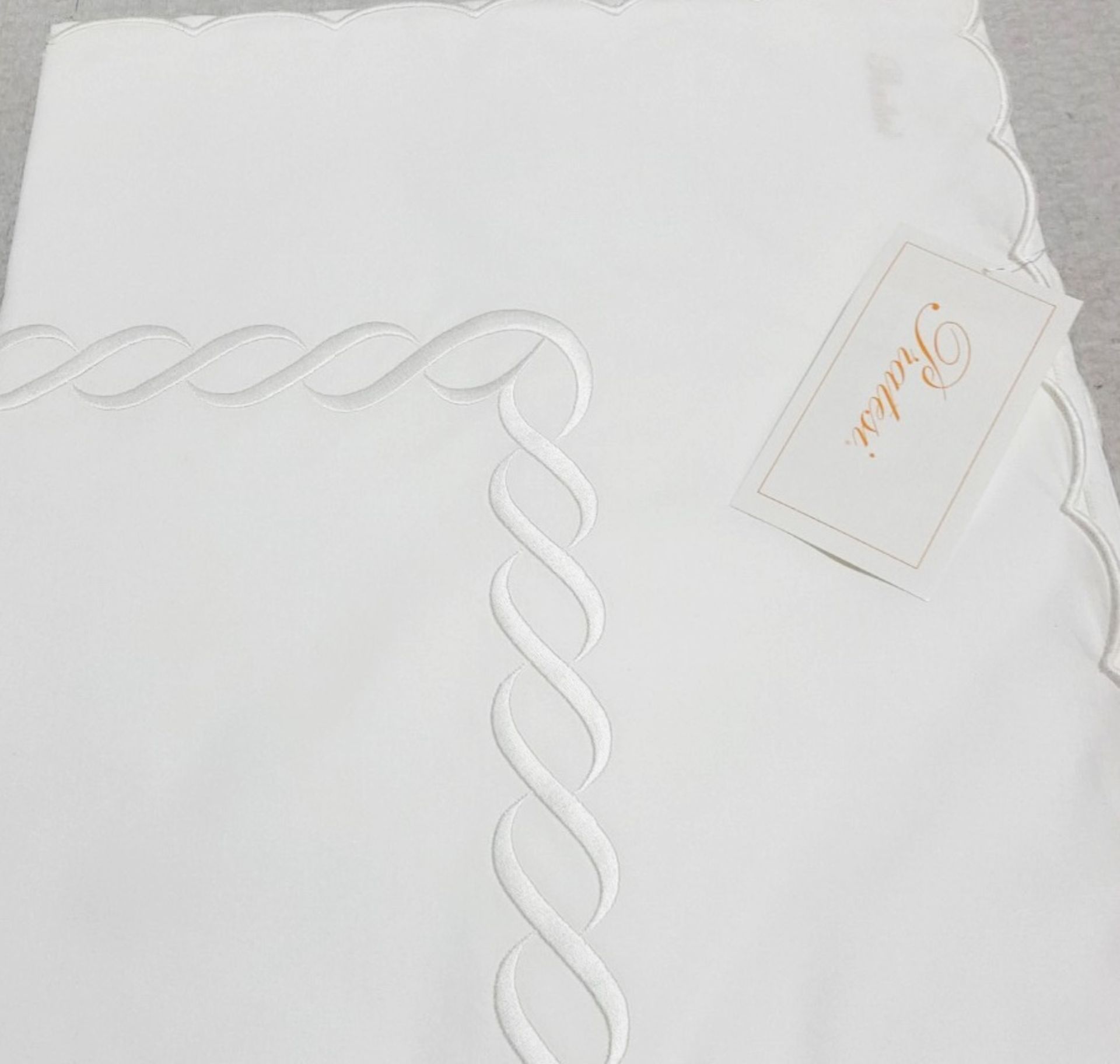 1 x PRATESI Treccia White Forever Embroidered Angel Skin Top Sheet 305x270cm - Image 4 of 5