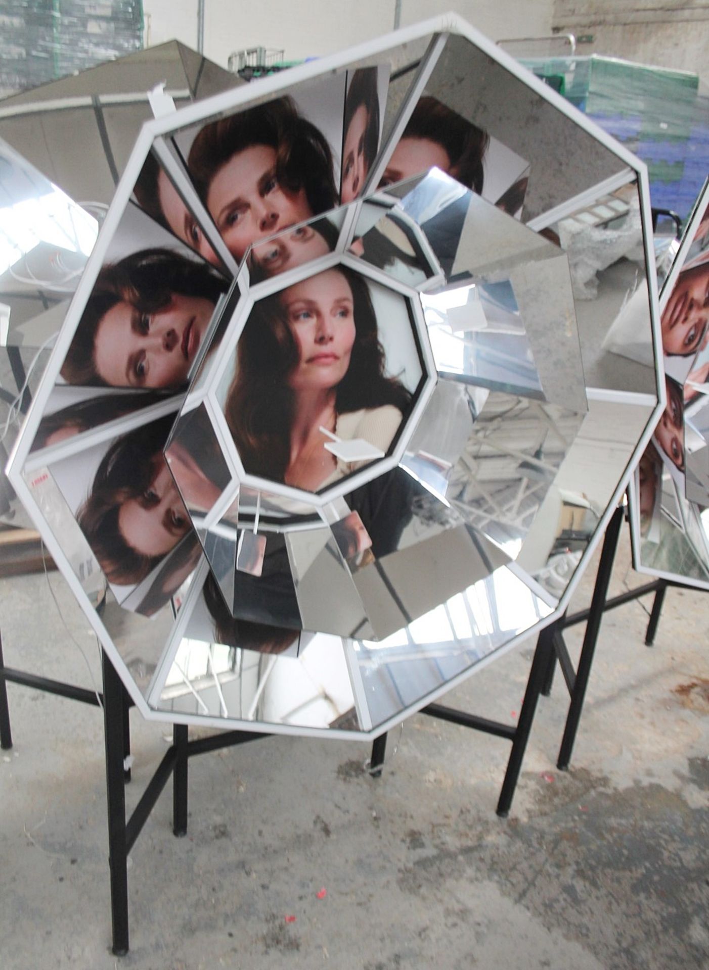 8 x Kaleidoscope-style Illuminated Freestanding Display Units - Image 3 of 10