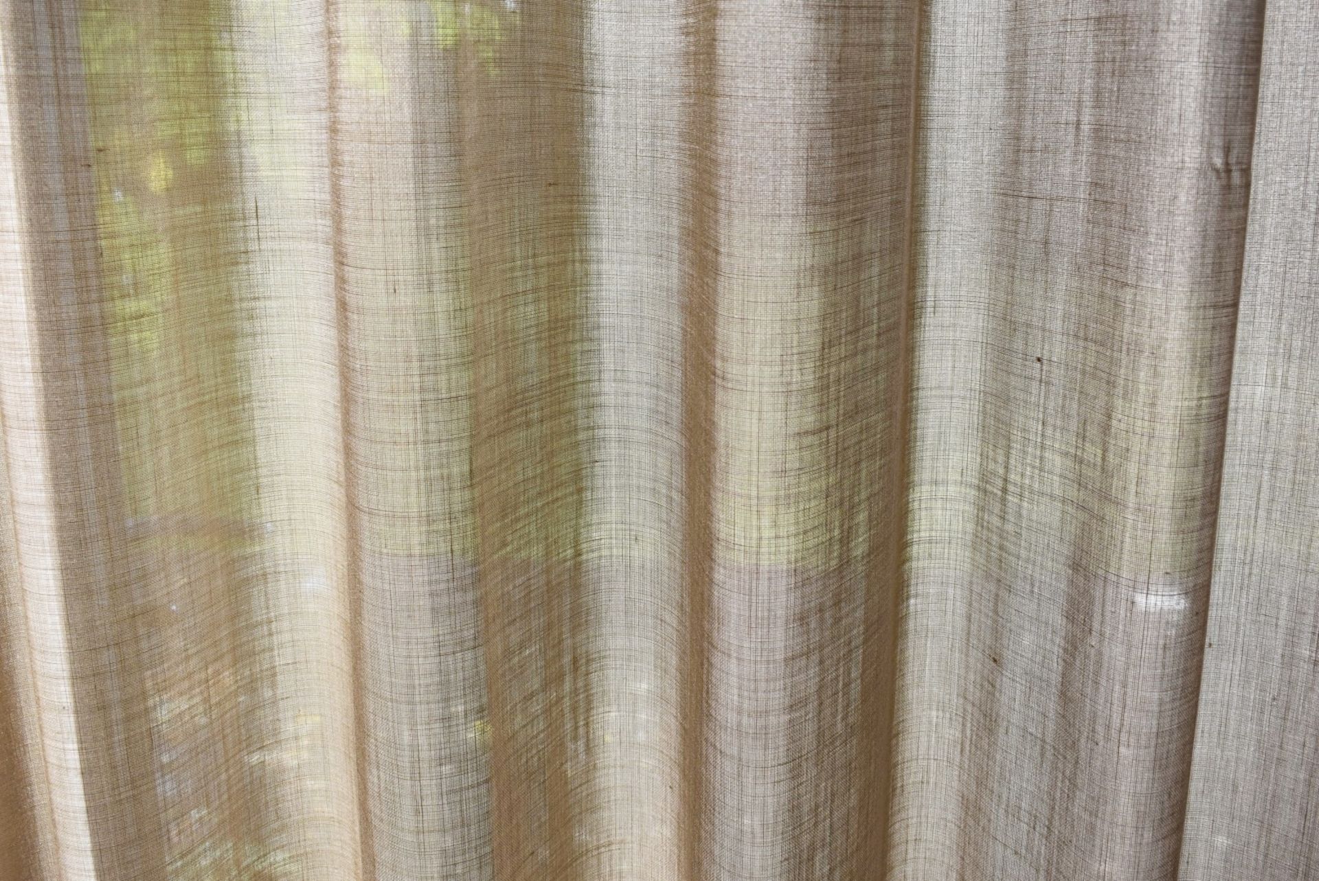 Pair Of DESIGNERS GUILD Elegant Silk Sheer Curtains In A Neutral Tone - Ref: RR09 / LNG - CL781 - - Image 5 of 5