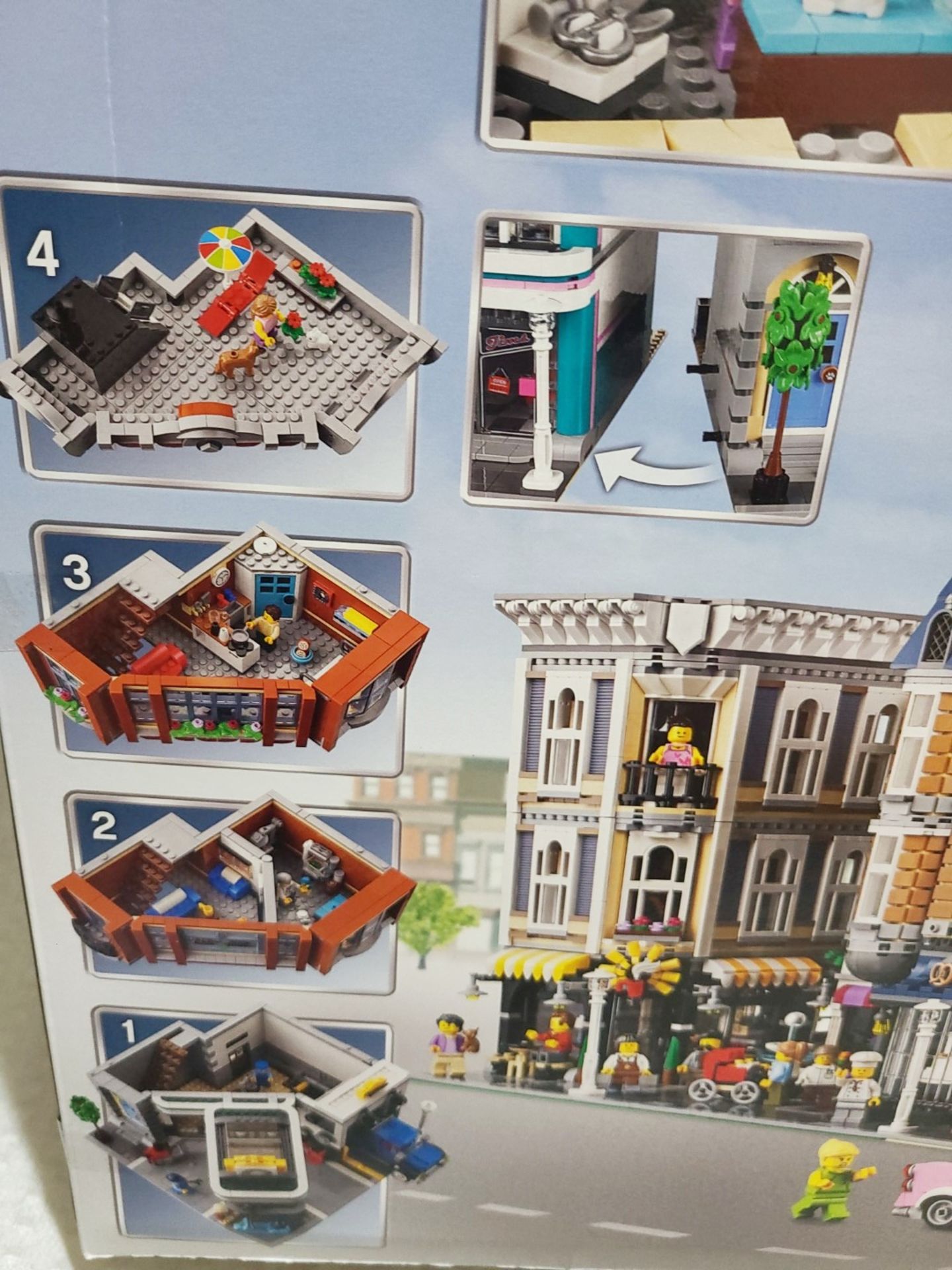 1 x LEGO Creator Expert 10264 Corner Garage And Vet Clinic Set with 6 Minifigures - RRP £260.00 - Image 5 of 5