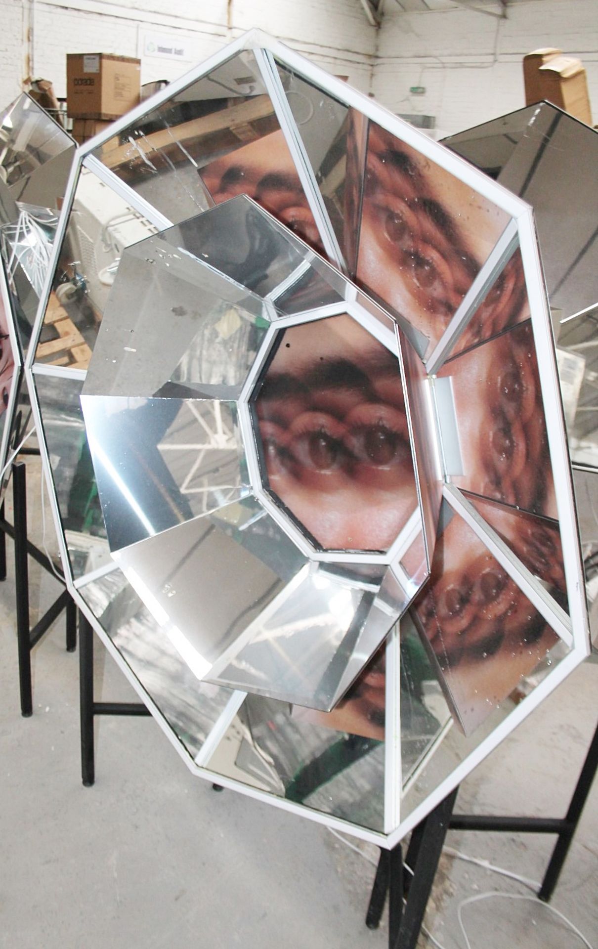 8 x Kaleidoscope-style Illuminated Freestanding Display Units - Image 8 of 10