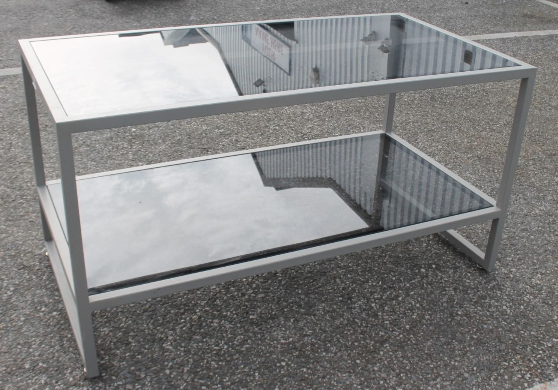 1 x Commercial Display Table With Tinted Glass Top And Undershelf - Image 4 of 4