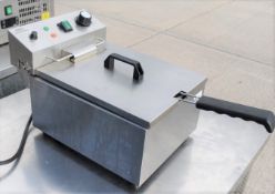 1 x Nisbets Essentials Electric Countertop Fryer - Model CT956-02 - 3000w 240v