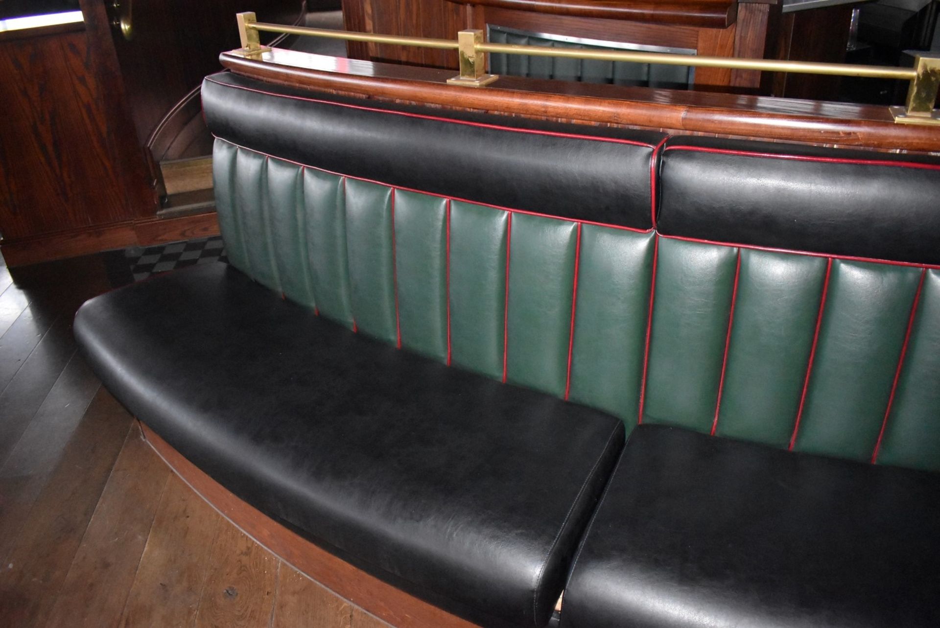 1 x Banqueting Seating Bench - 15ft in Length - Green & Black Upholstery With Vertical Fluted Back - Image 6 of 11