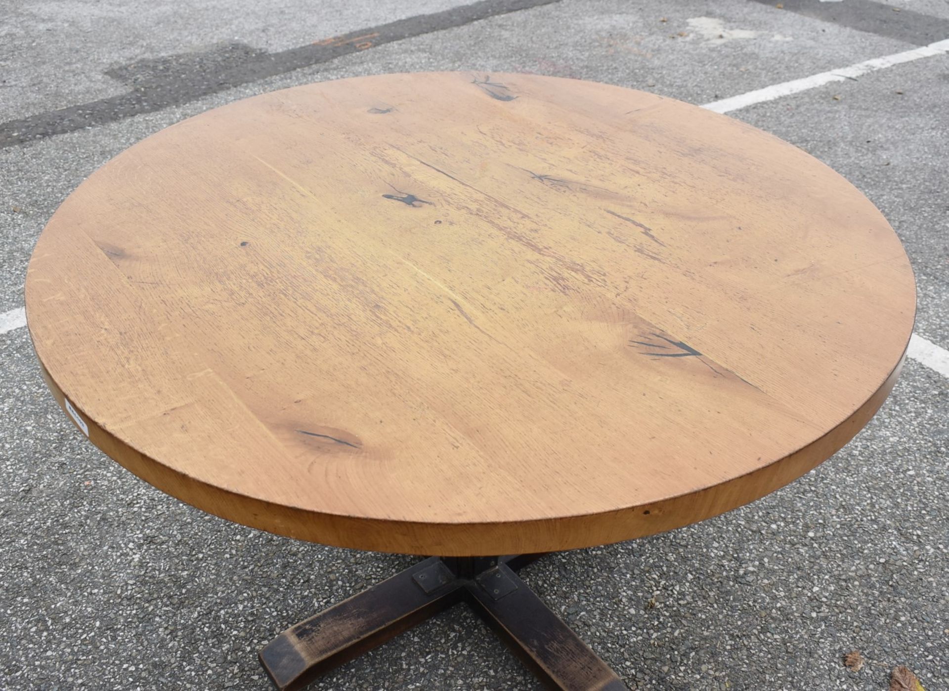 1 x Solid Oak 120cm Round Restaurant Table - Natural Rustic Knotty Oak Tops With Rustic Timber Base - Image 2 of 6