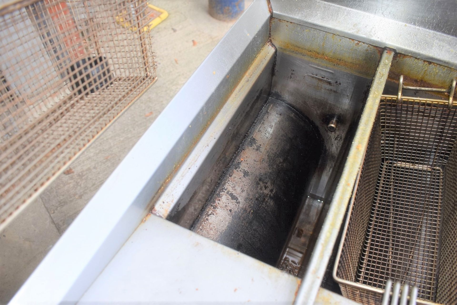 1 x Blue Seal Gas Fired Commercial Twin Tank Fryer With Baskets - Recently Removed From a Dark - Image 2 of 8