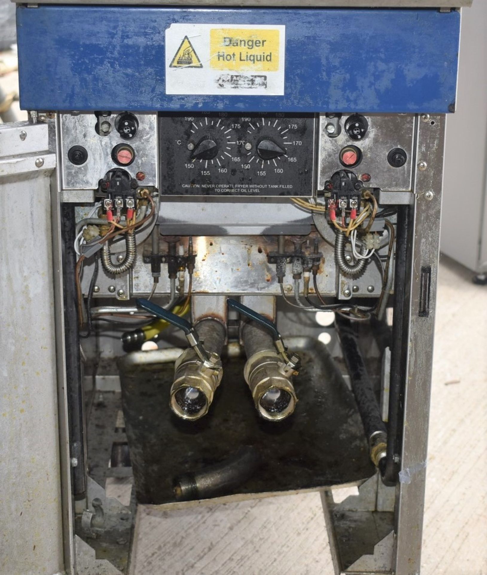 1 x Blue Seal Gas Fired Commercial Twin Tank Fryer With Baskets - Recently Removed From a Dark - Image 6 of 8