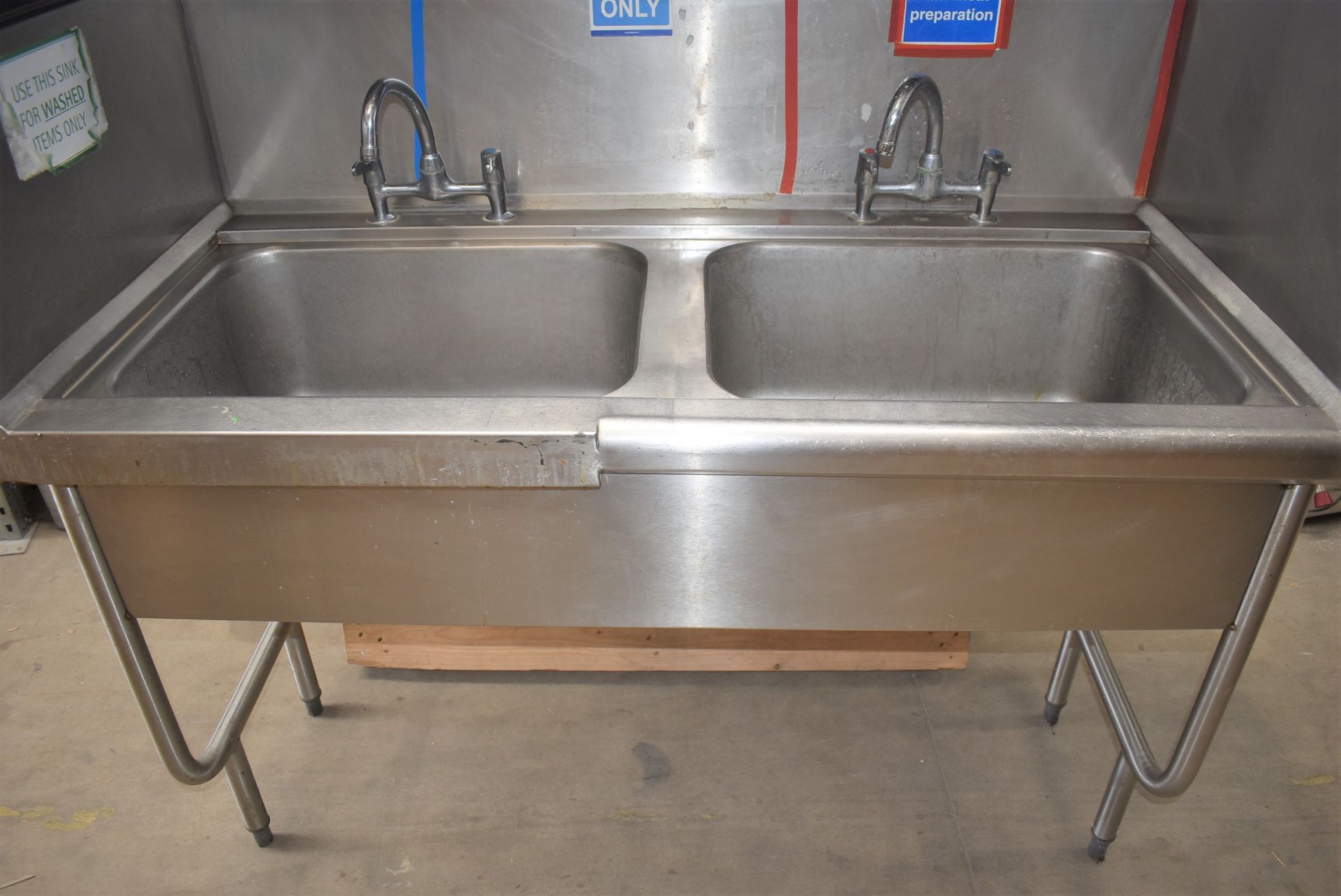 1 x Stainless Steel Twin Sink Wash Unit With Mixer Taps and Splash Back Surround - Width: 125 cms - Image 5 of 11