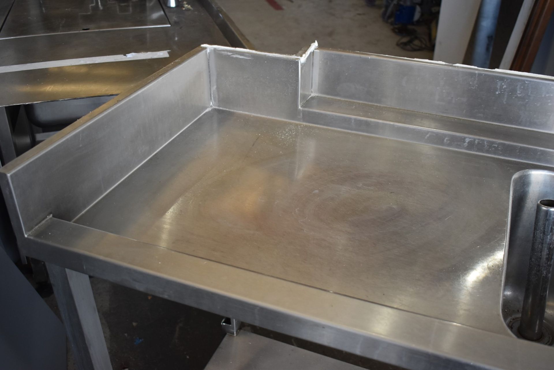 1 x Stainless Steel Wash Unit With Single Basin, Mixer Tap, Undershelf, Corner Upstand - Width 190cm - Image 3 of 11