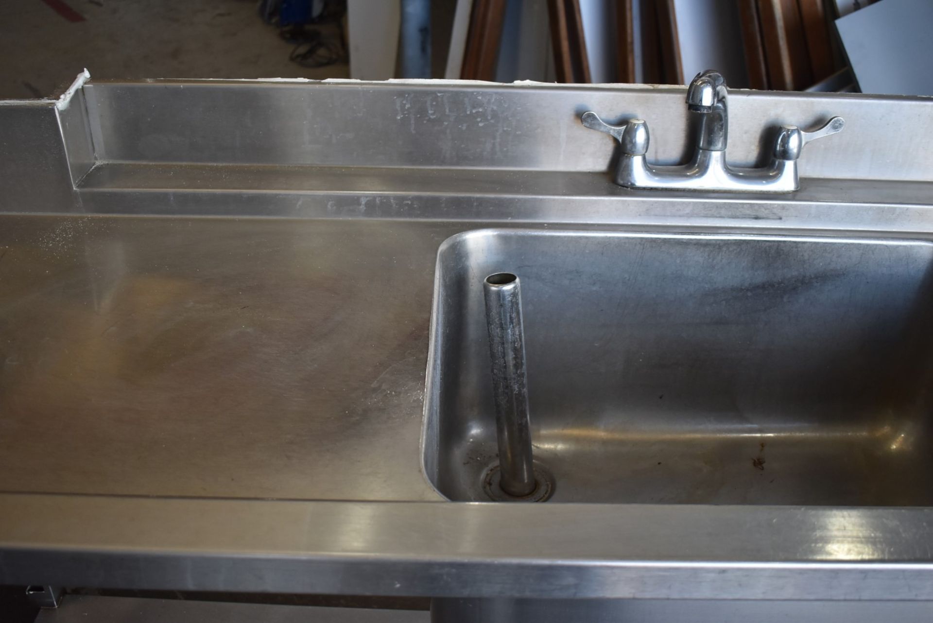 1 x Stainless Steel Wash Unit With Single Basin, Mixer Tap, Undershelf, Corner Upstand - Width 190cm - Image 10 of 11