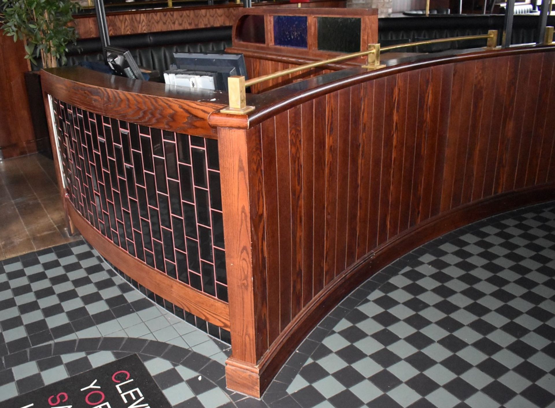 1 x Contemporary Restaurant Reception Counter With Rear Back Panel - Image 9 of 15