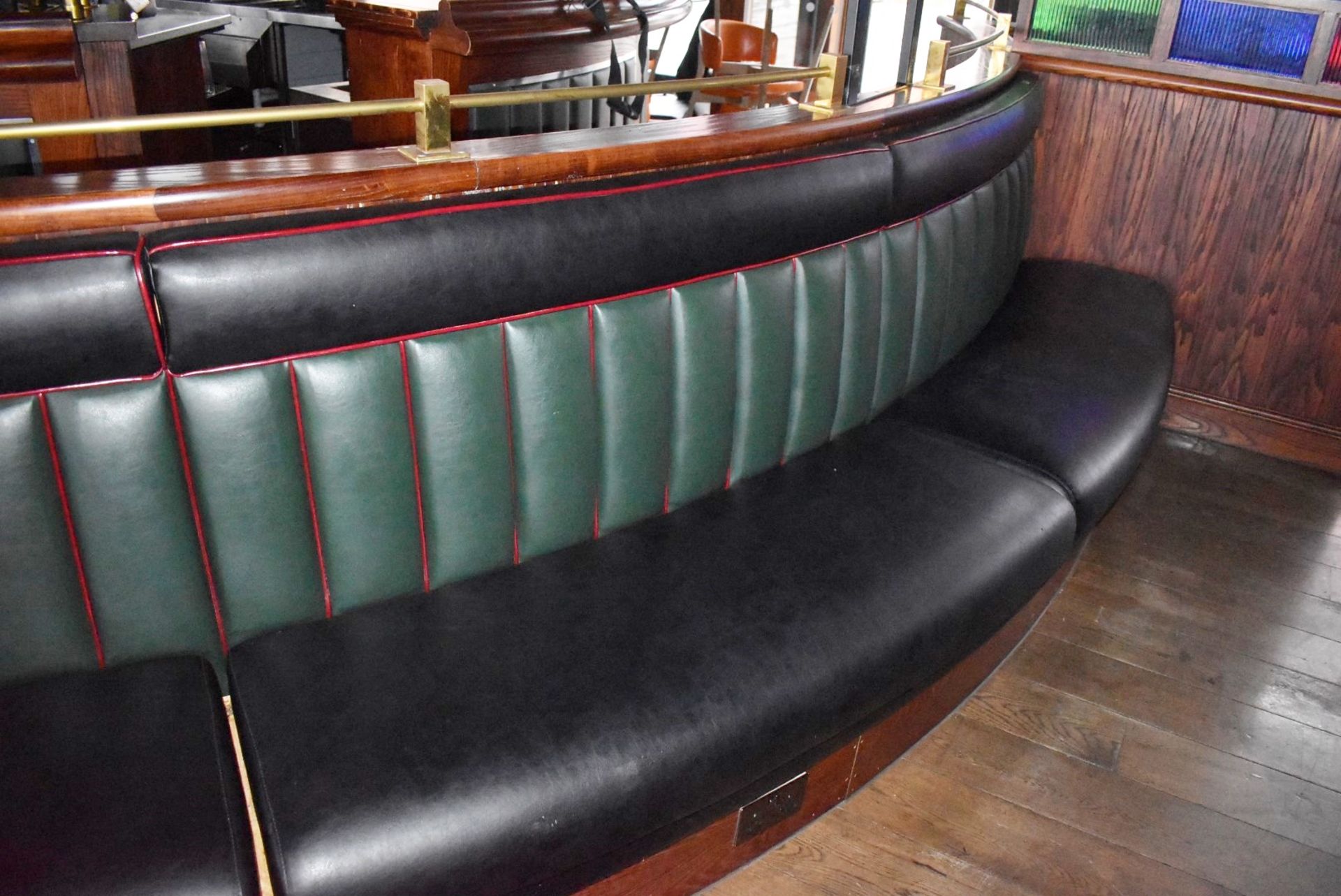 1 x Banqueting Seating Bench - 15ft in Length - Green & Black Upholstery With Vertical Fluted Back - Image 5 of 11