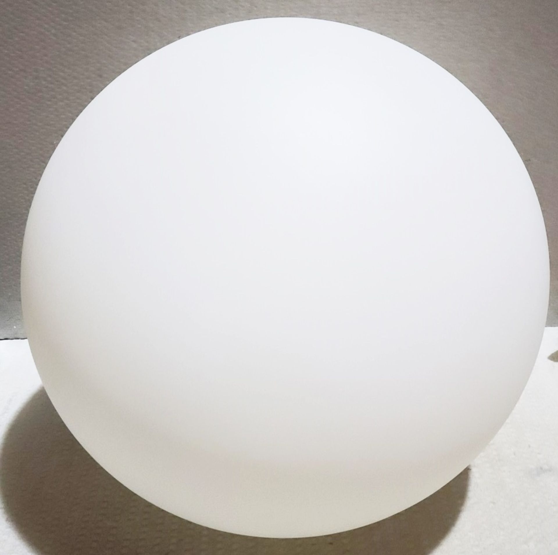 1 x LIGNE ROSET 'Globe' Designer Outdoor Table Lamp - Original Price £285.00 - Image 3 of 8