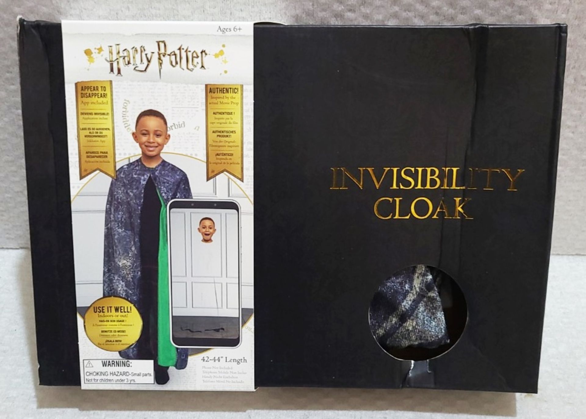 1 x HARRY POTTER Junior Invisibility Cloak and Phone Stand