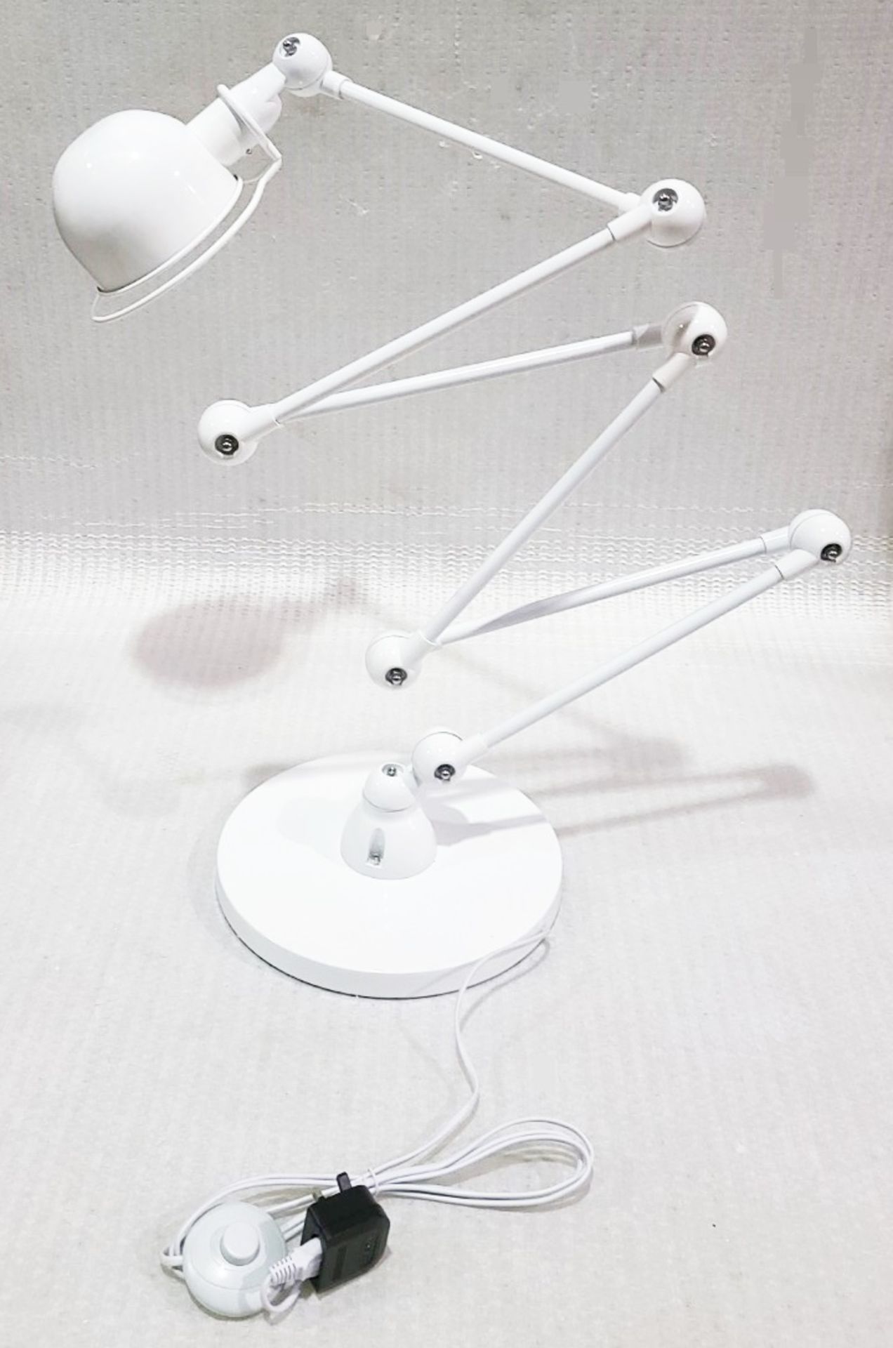 1 x BLUESUNTREE 'Jielde' Glossy White Steel Loft Floor Lamp With Six Adjustable Arms
