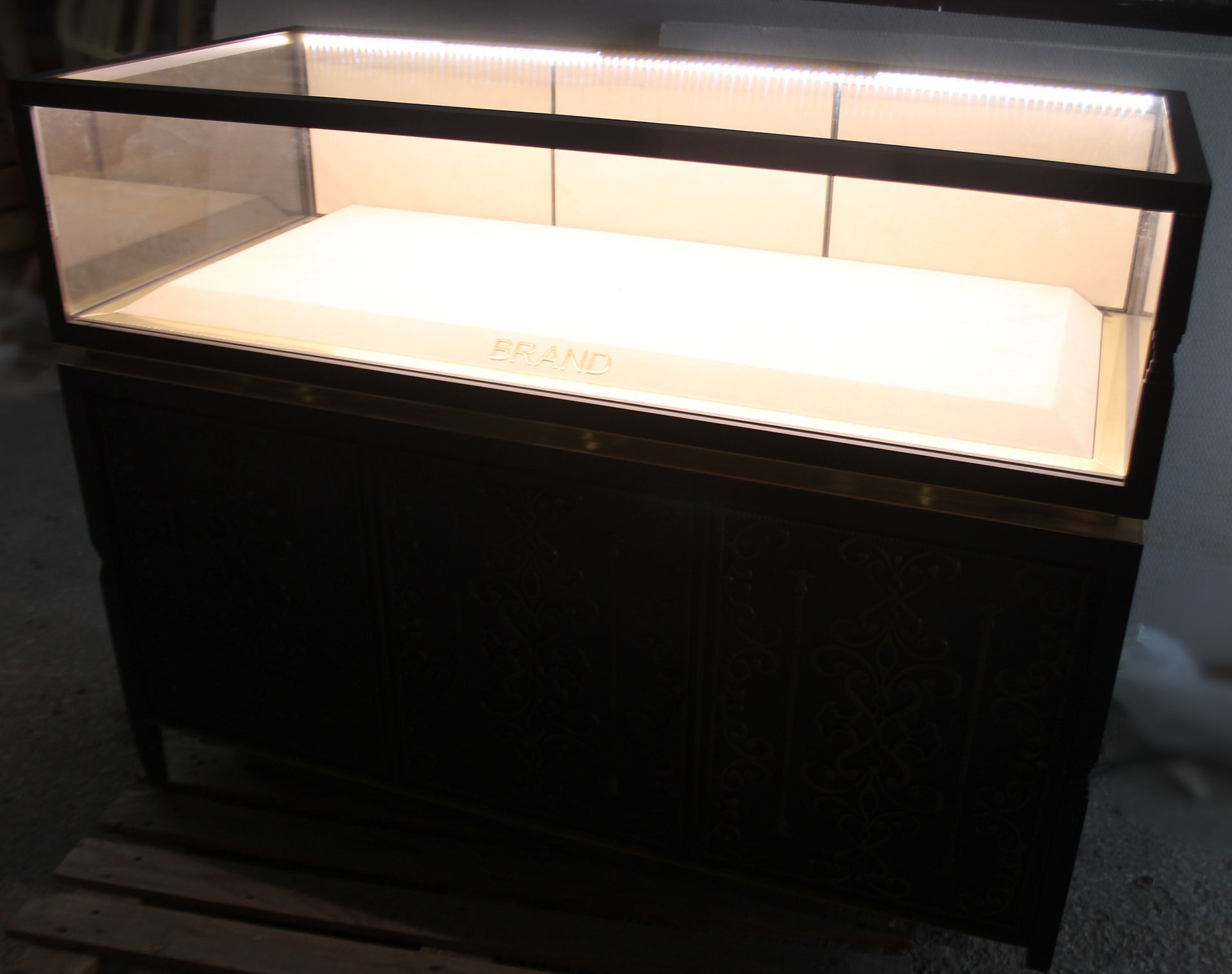 1 x Commercial 3-Door Retail Counter / Illuminated Display Case With A Gun Metal Finish - Ex-Display - Image 5 of 18