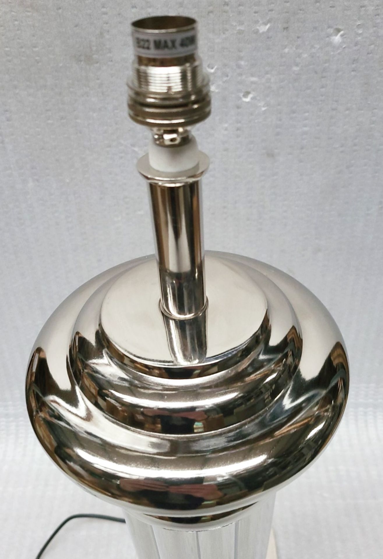 1 x BLUESUNTREE Chrome Corinthian Column Table Lamp Standing On A Sturdy Square Base - Image 5 of 6