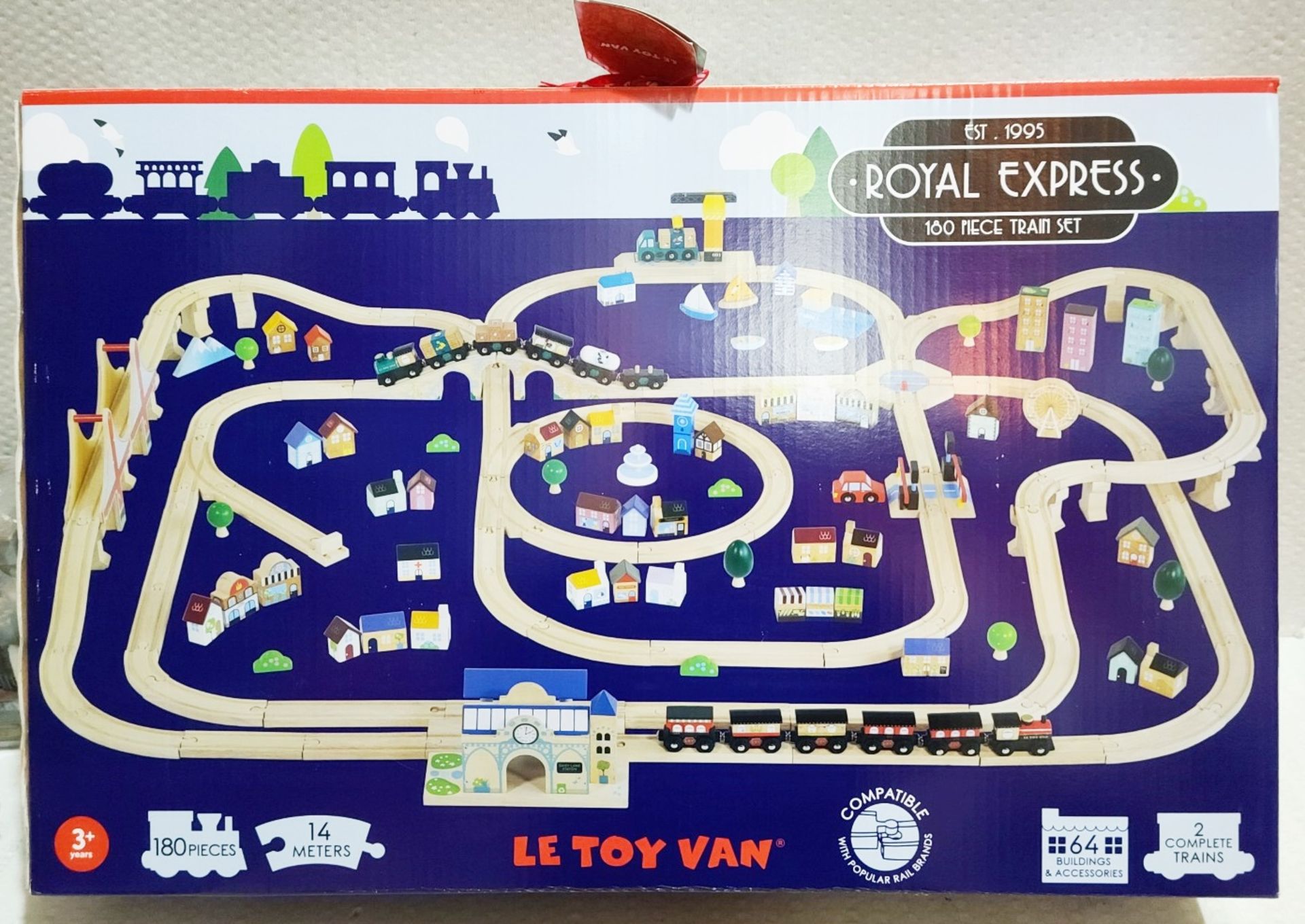 1 x LE TOY VAN Royal Express 180 Piece Wooden Train Set With 2 Trains, Track And Accessories - Image 4 of 6