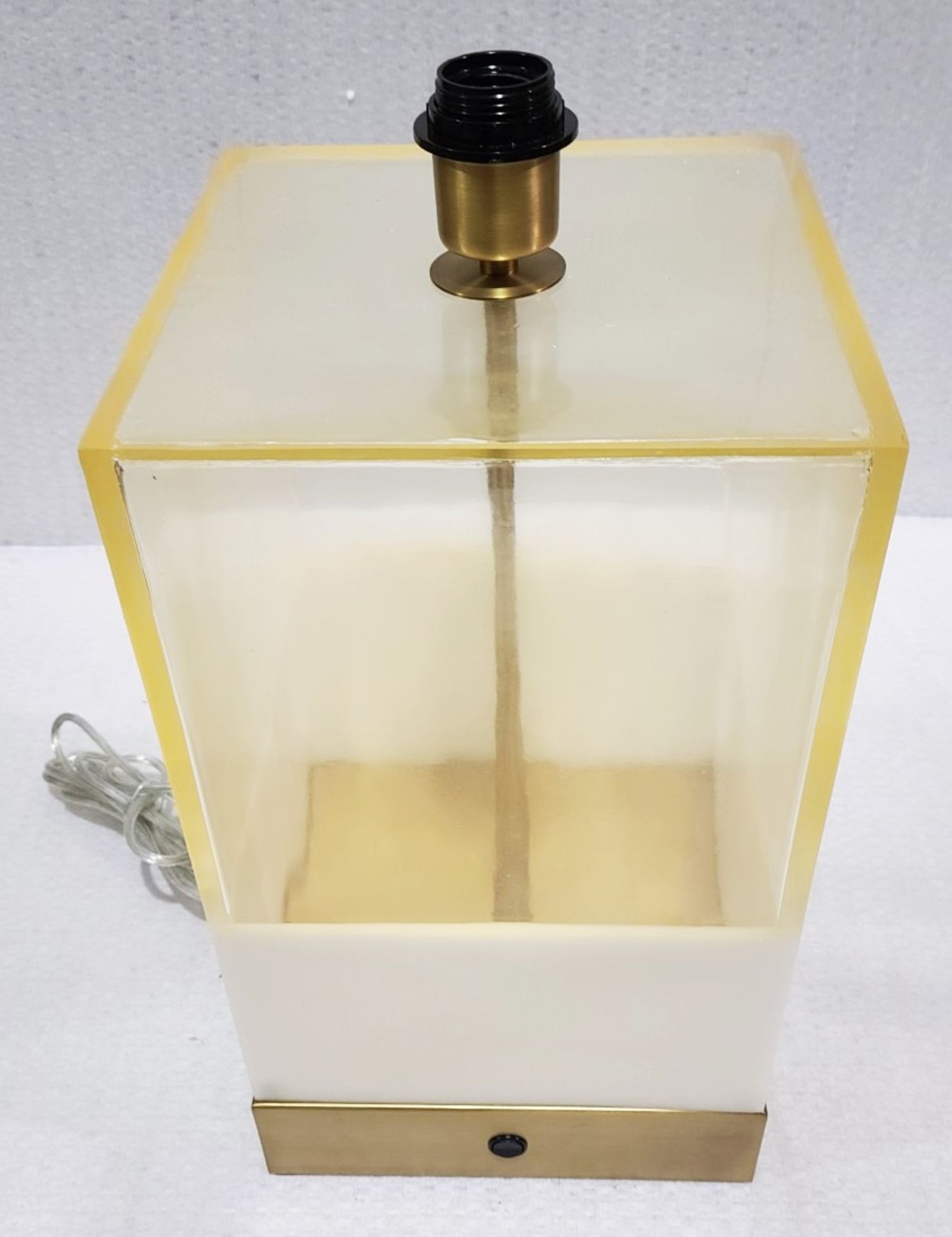 1 x CHELSOM Rectangular Gold Tinted Glass Box Table Lamp With Stone Lower Third And Brass Base - Image 3 of 10