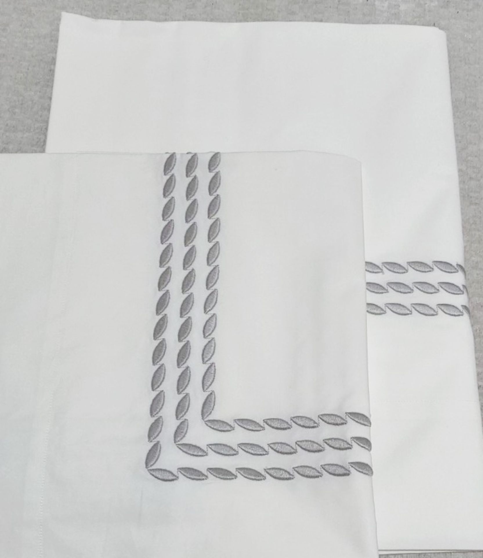 Set of 2 PRATESI Pioggia Grey Embroidery Pillow Shaw 2 50x75cm- Original Price £570.00 - Image 3 of 6