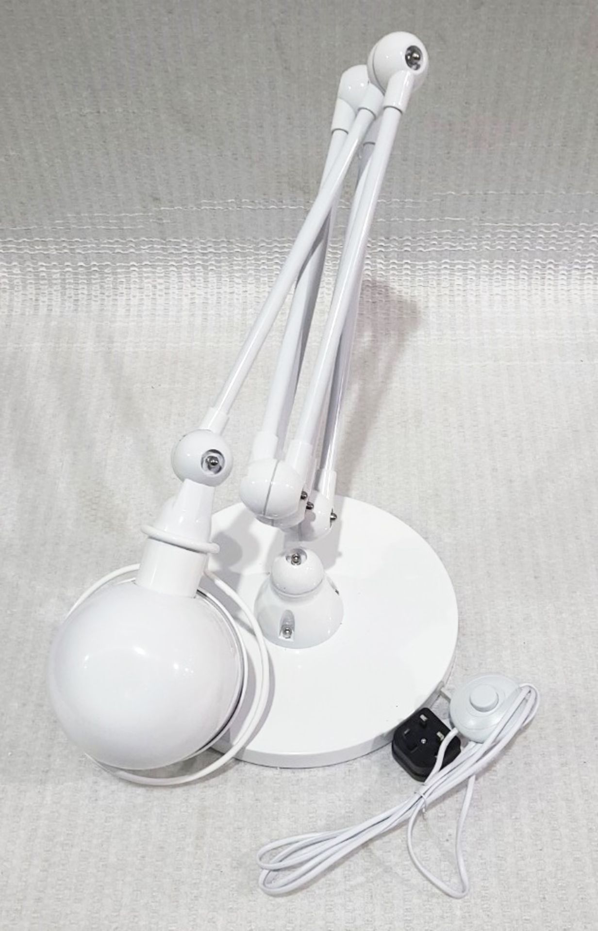 1 x BLUESUNTREE 'Jielde' Glossy White Steel Loft Floor Lamp With Six Adjustable Arms - Image 8 of 11
