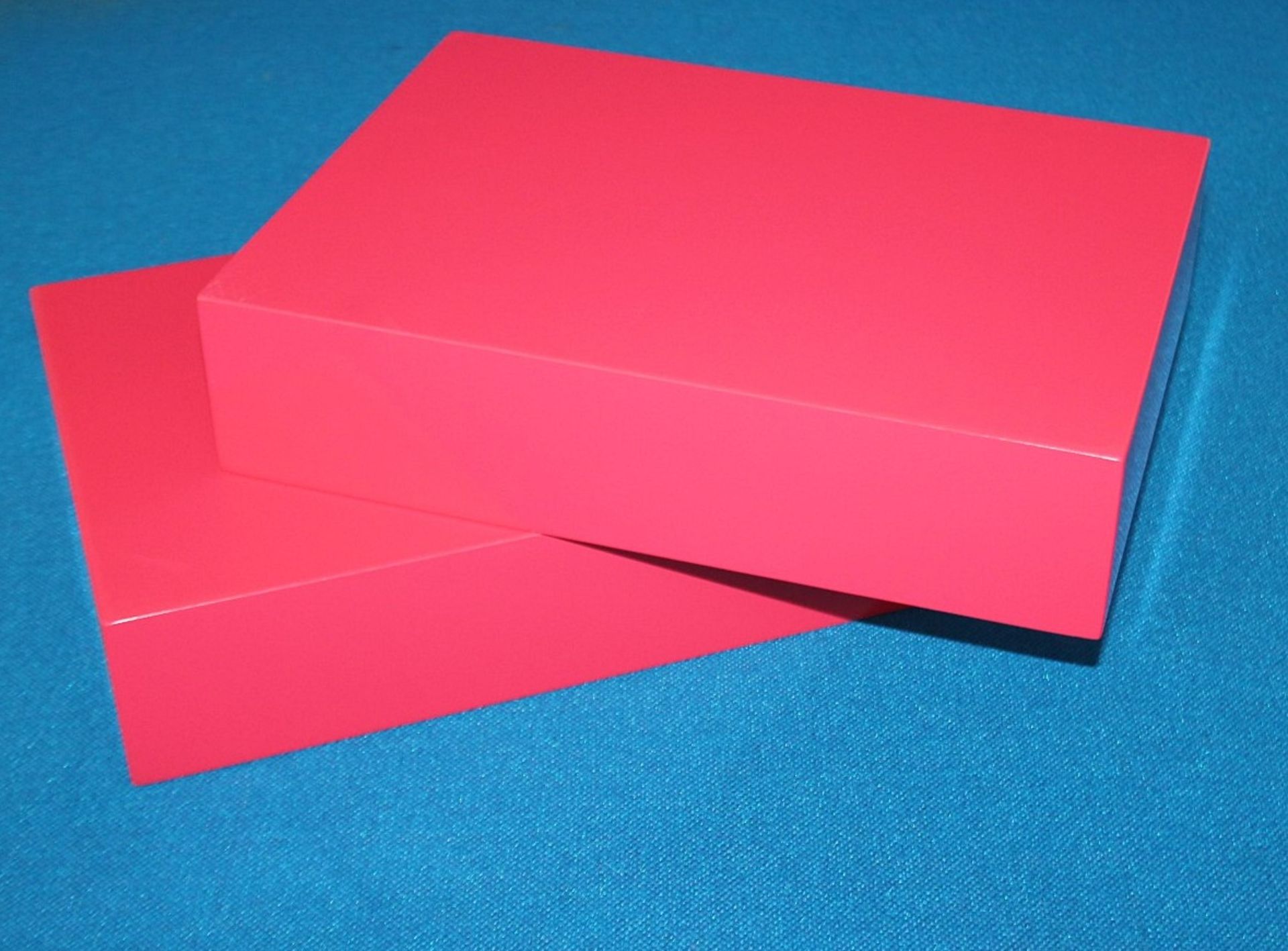 13 x Hot Pink Retail Display Blocks - Recently Removed From A World-renowned London Department Store