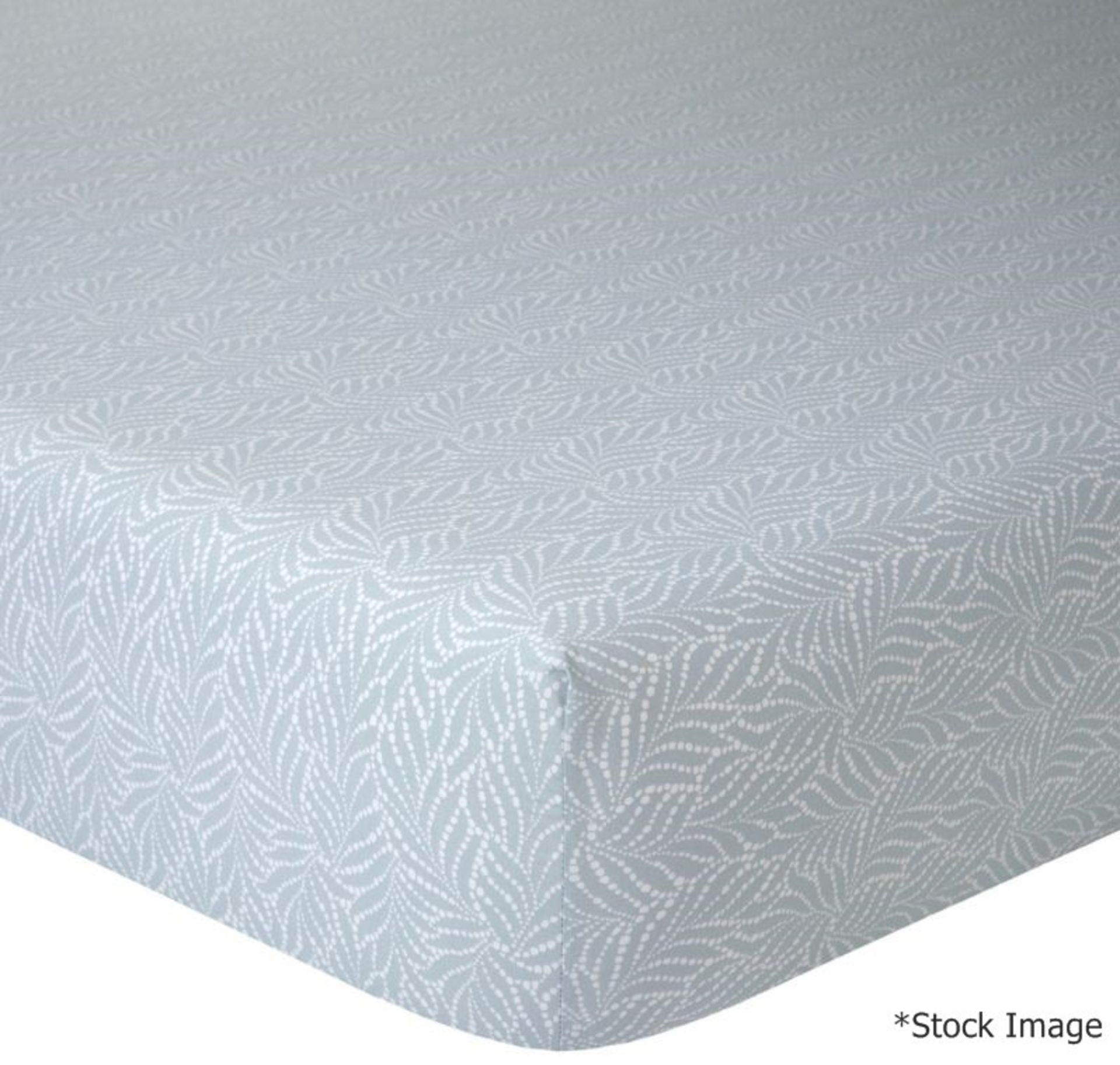 1 x YVES DELORME 'Caliopee' Single 100% Cotton Fitted Sheet (90cm x 190cm) - Unused Stock